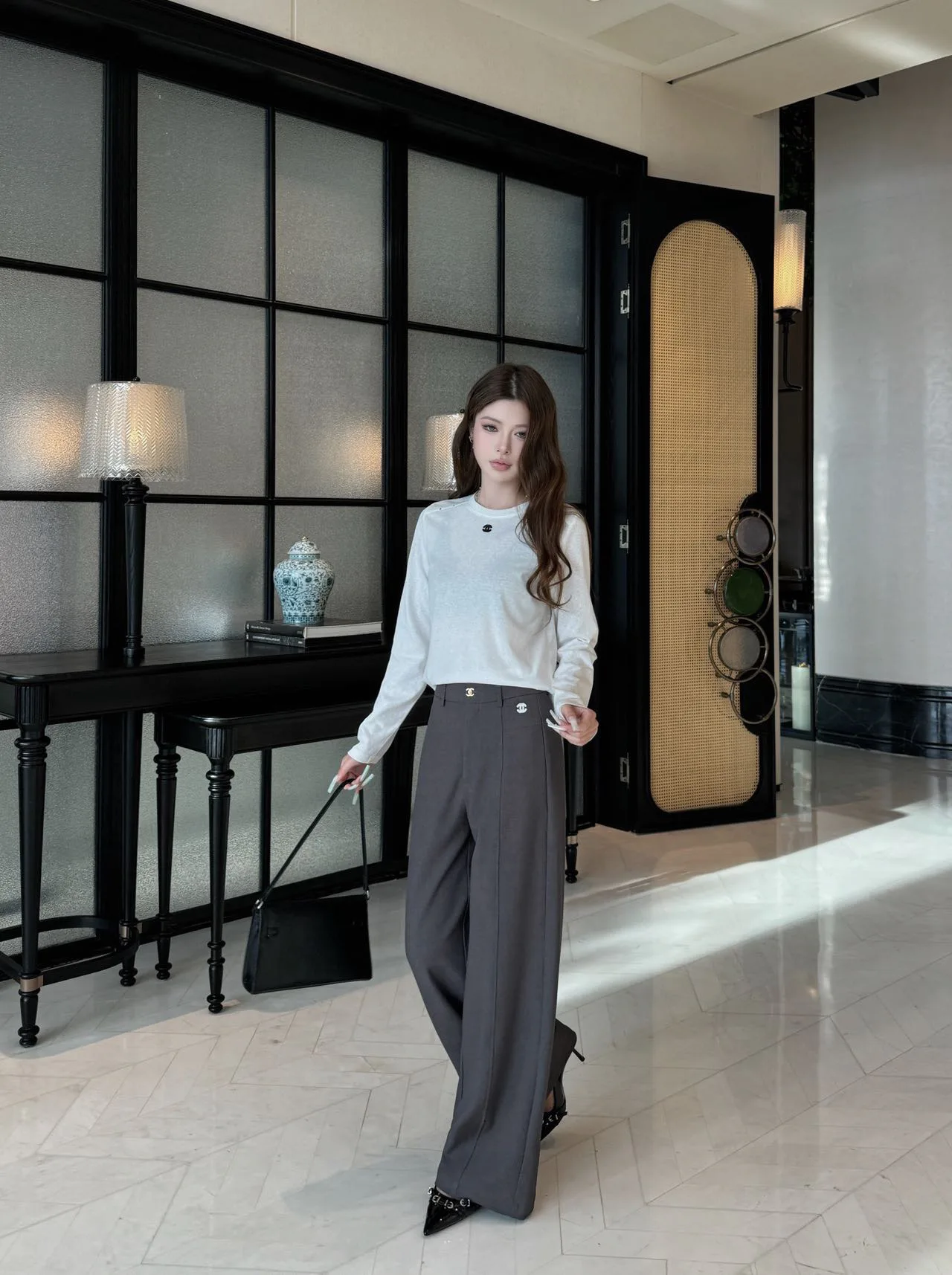 Women's Trousers CHANEL 18348251