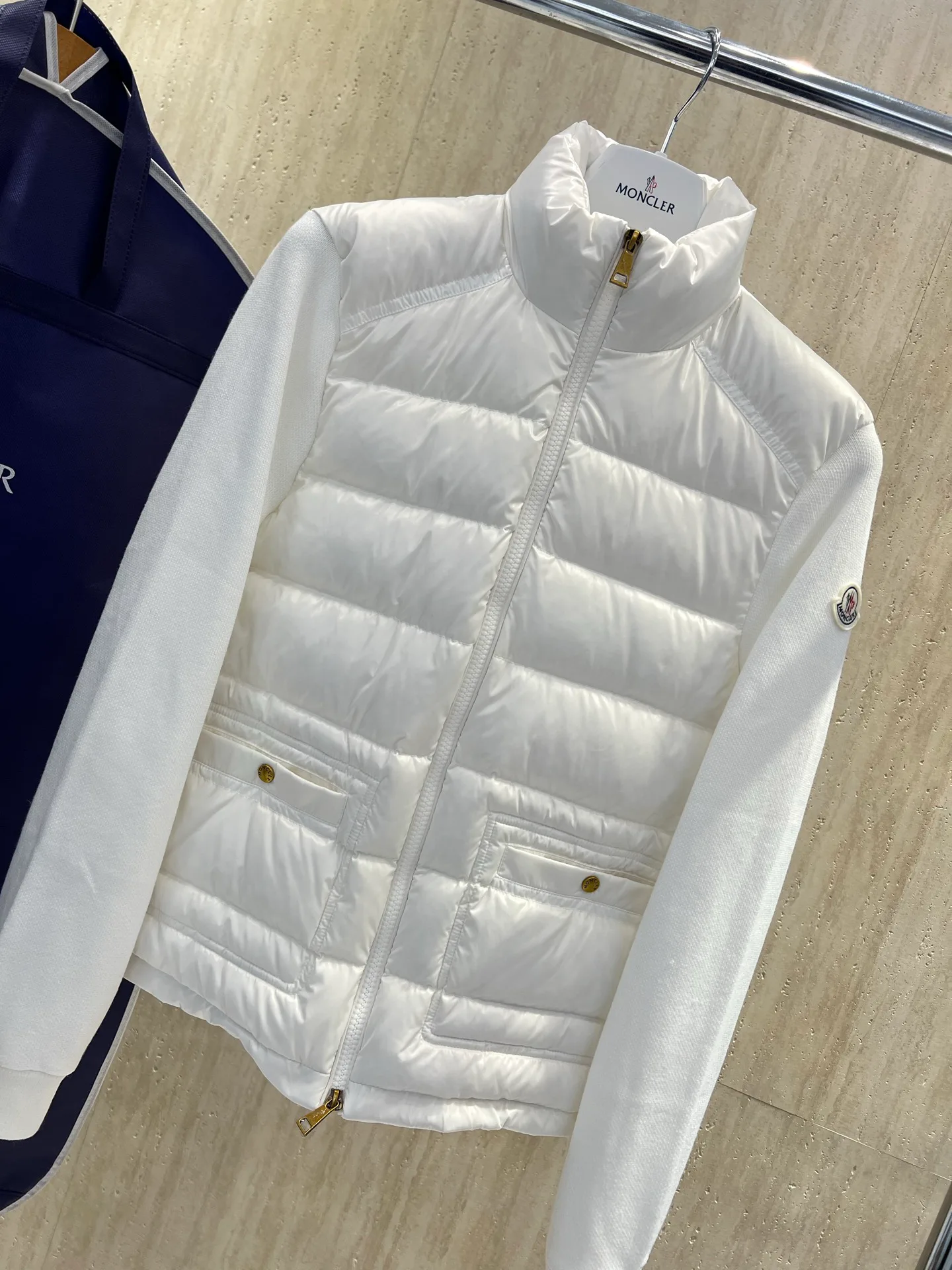 Куртки И Пуховики Мужские Moncler 18683938