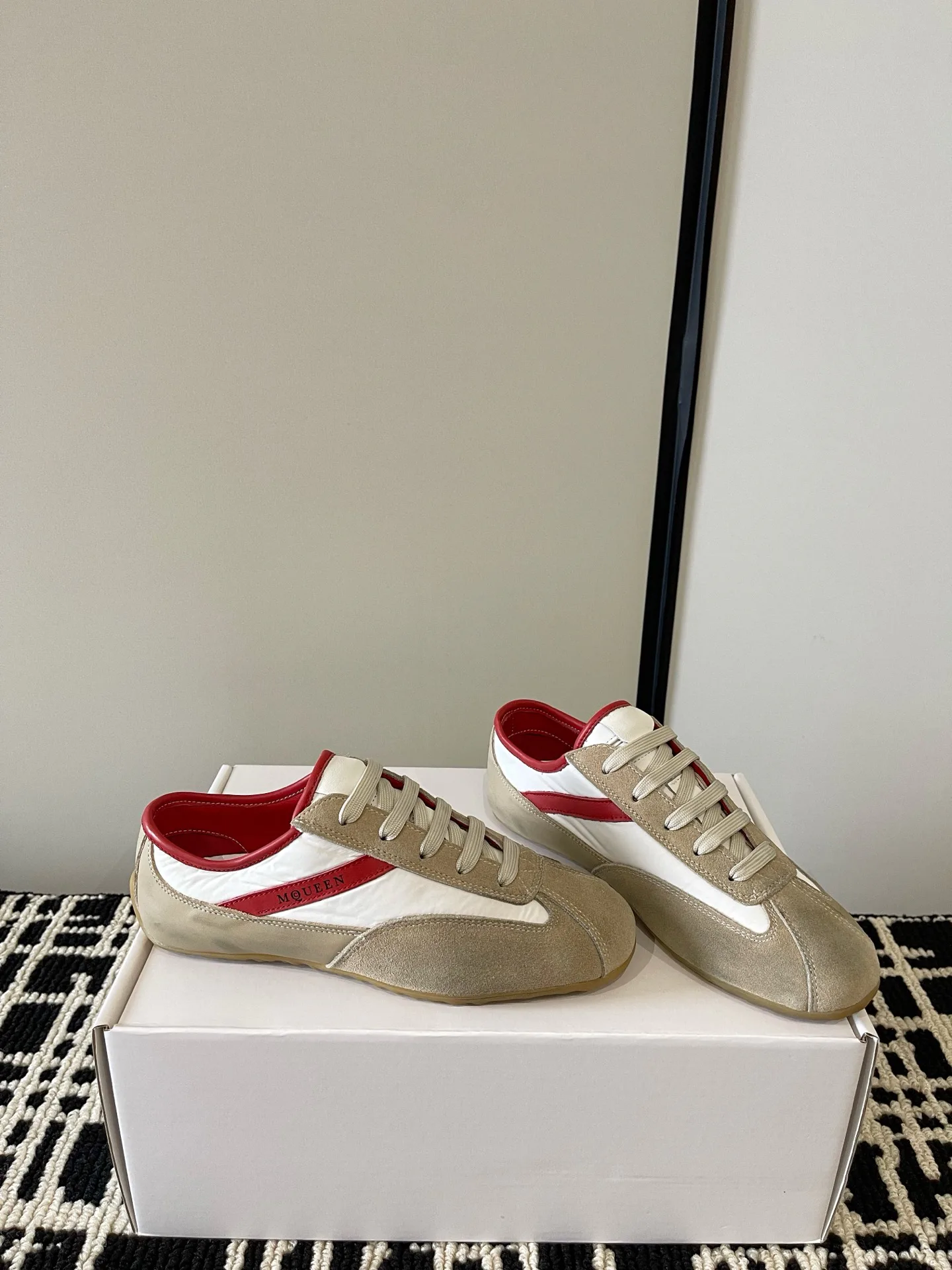 Women's Sneakers ALEXANDER MCQUEEN 18386253