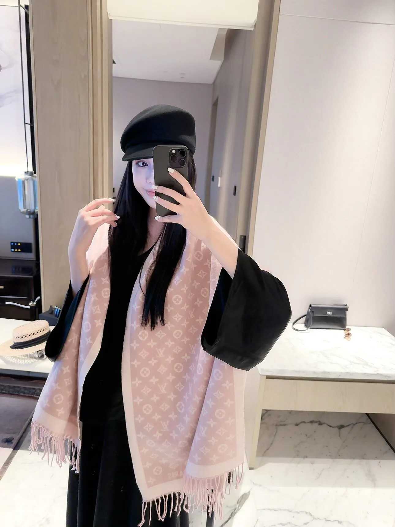 Scarves LOUIS VUITTON 18322550