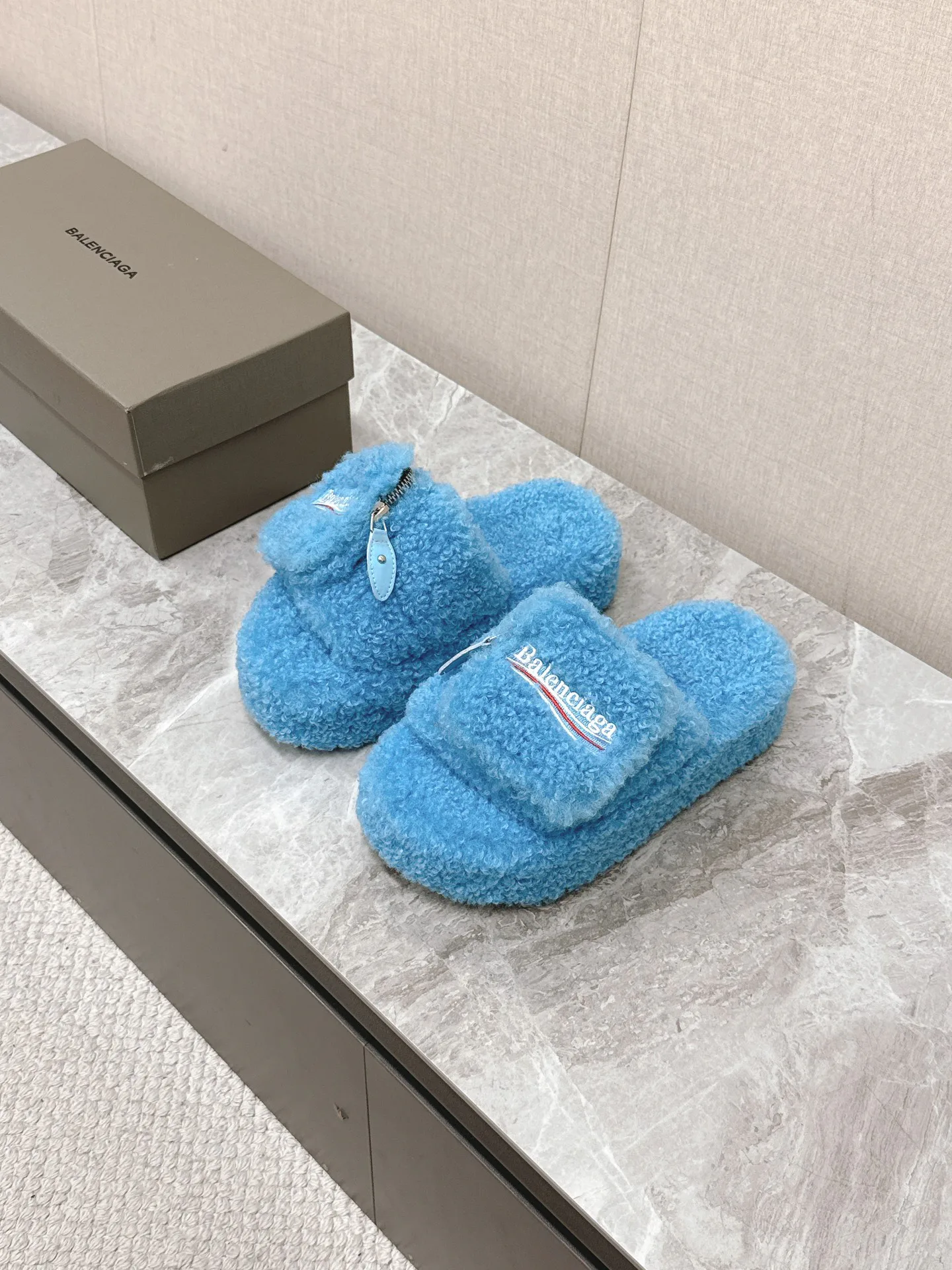 Women's Slippers BALENCIAGA 18419421