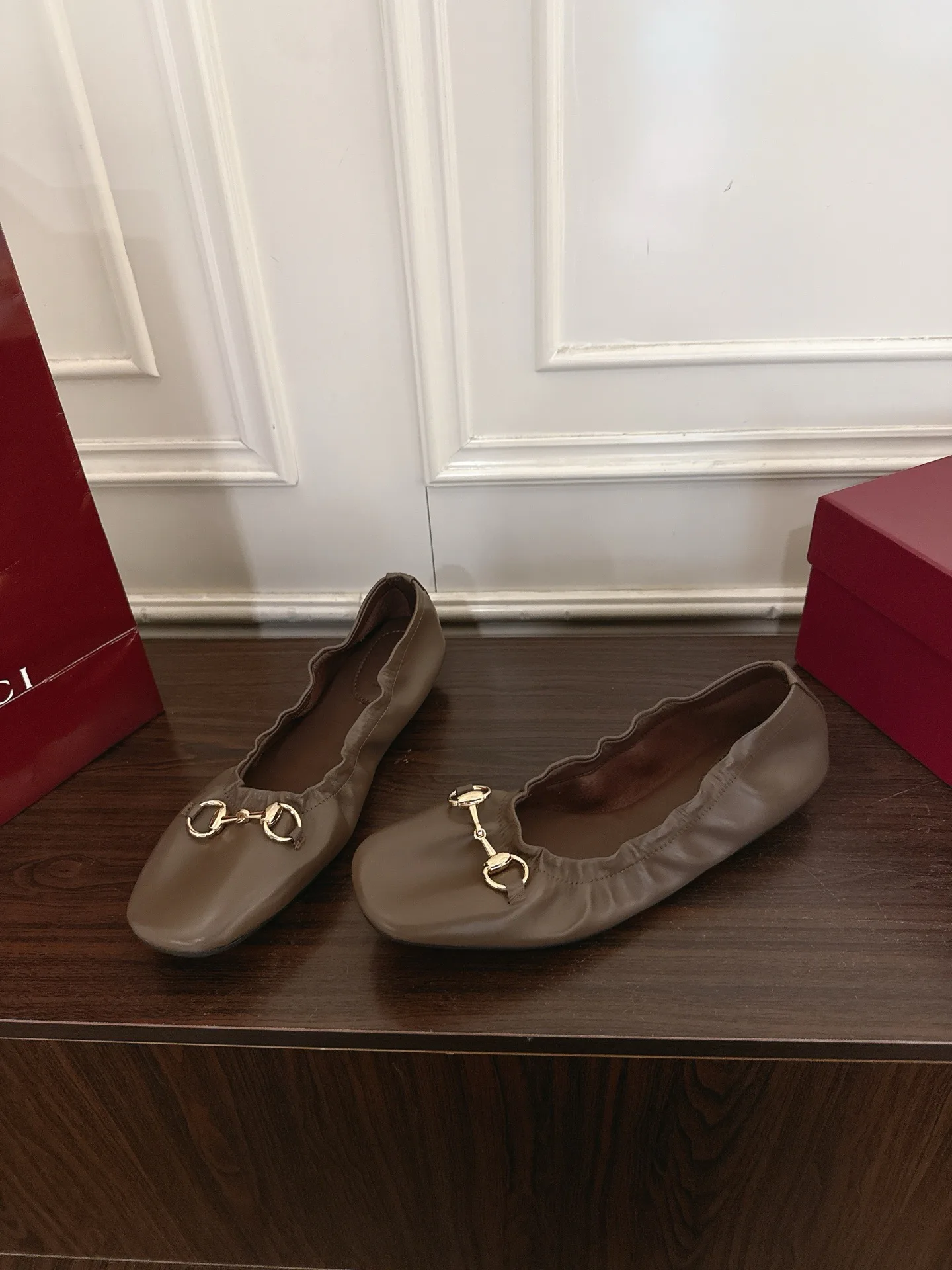 Women's Ballet Flats GUCCI 18135540