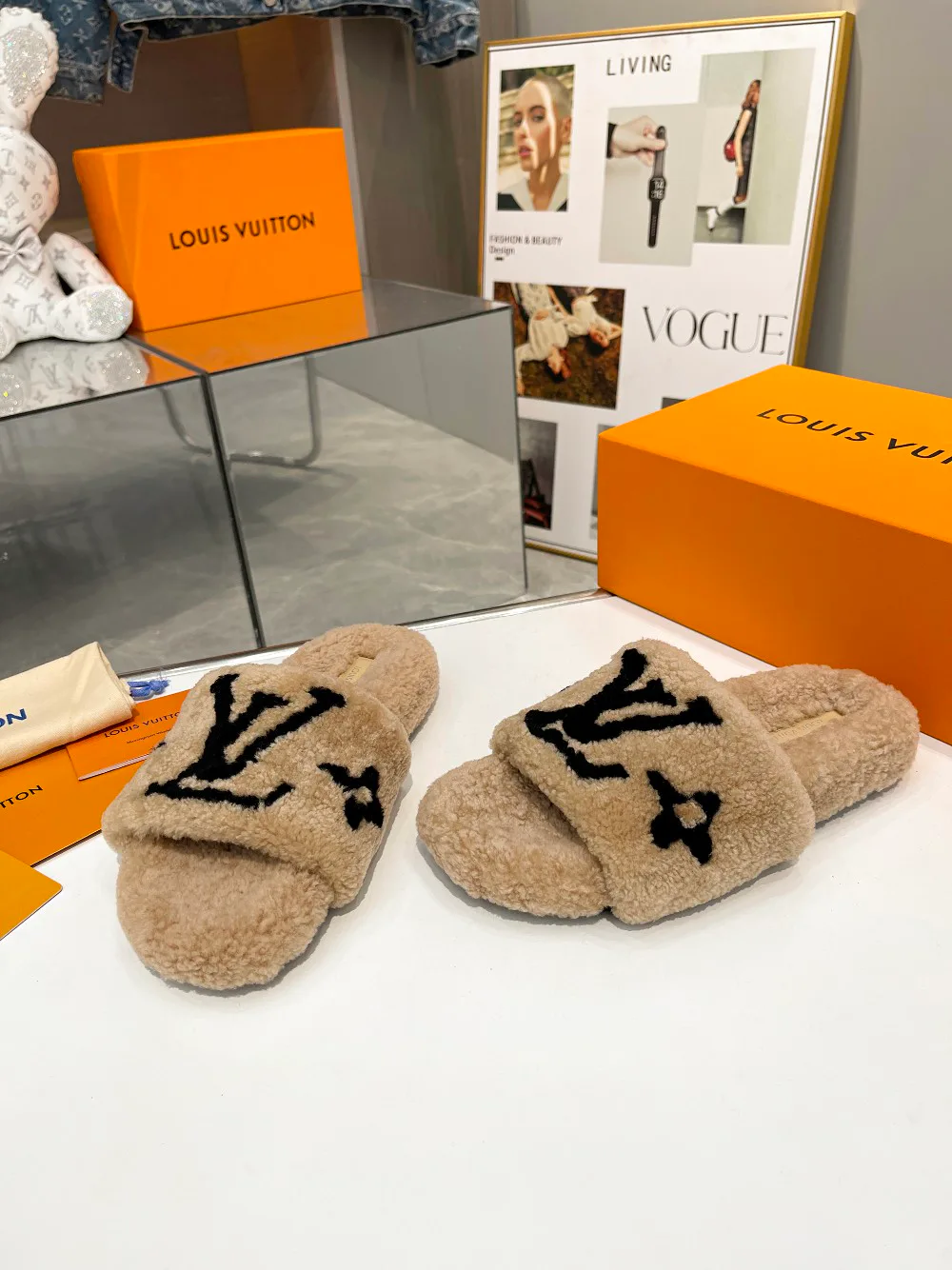 Women's Slippers LOUIS VUITTON 18366829