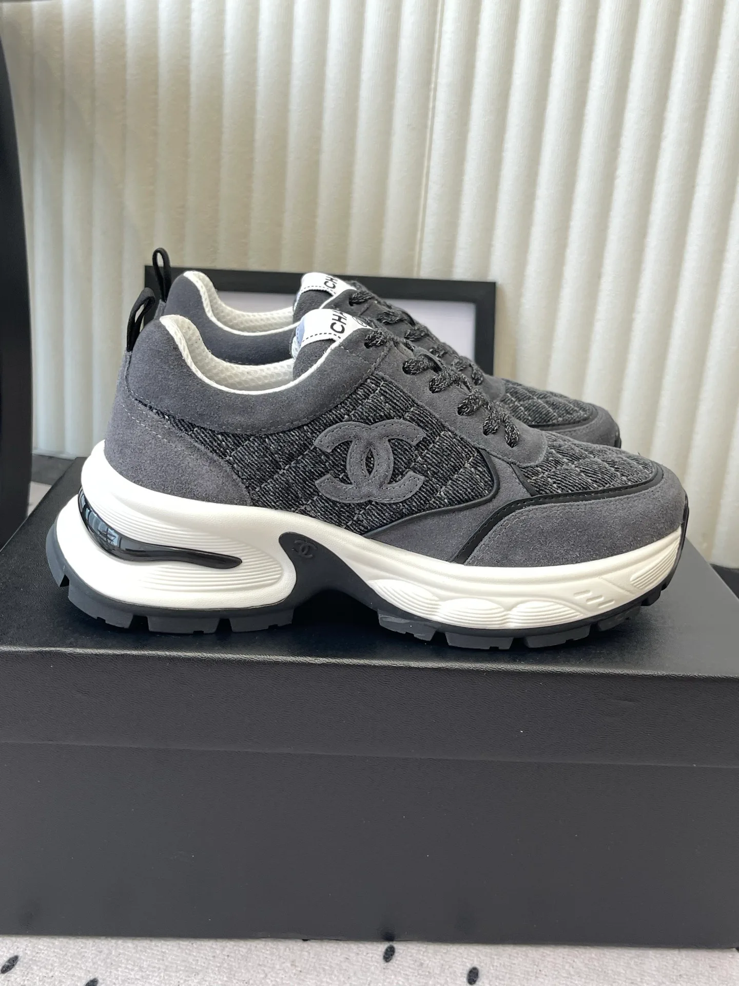 Women's Sneakers CHANEL 17769668
