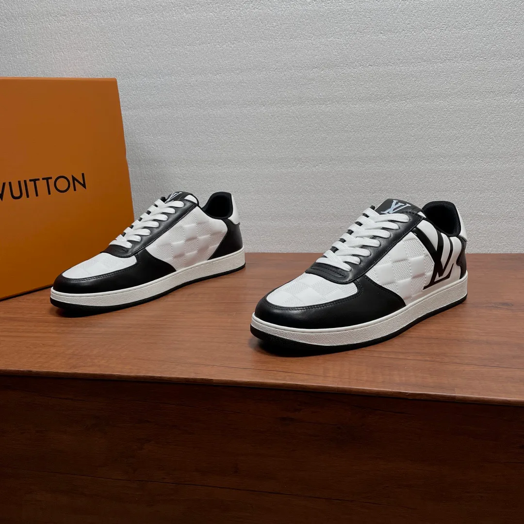 Men's Sneakers LOUIS VUITTON 18197827