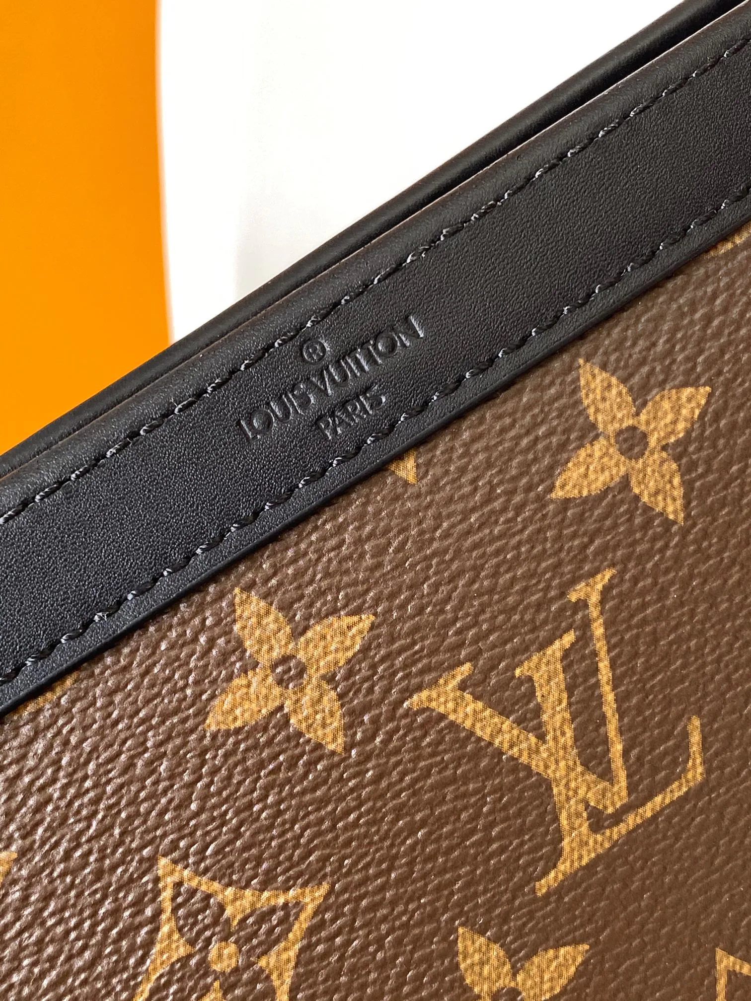 Women's Shoulder Bags LOUIS VUITTON 17904111