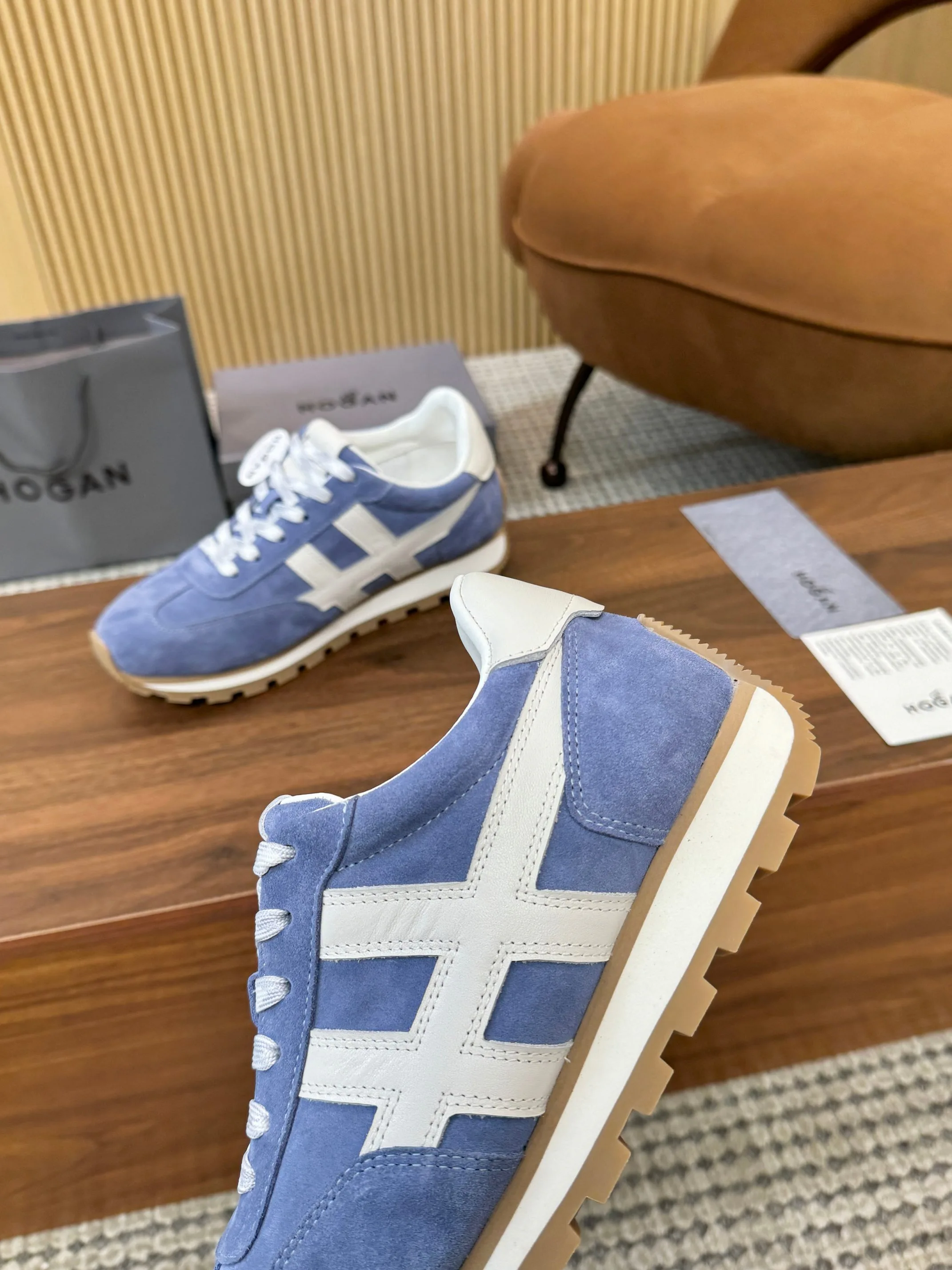 Women's Sneakers HOGAN 17827634