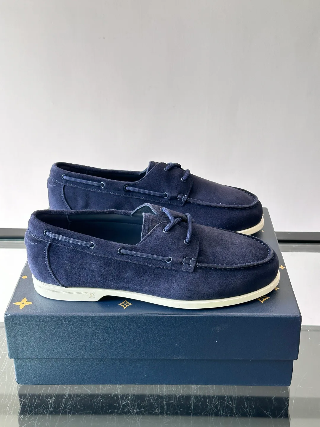 Men's Loafers And Dress Shoes LOUIS VUITTON 17941069