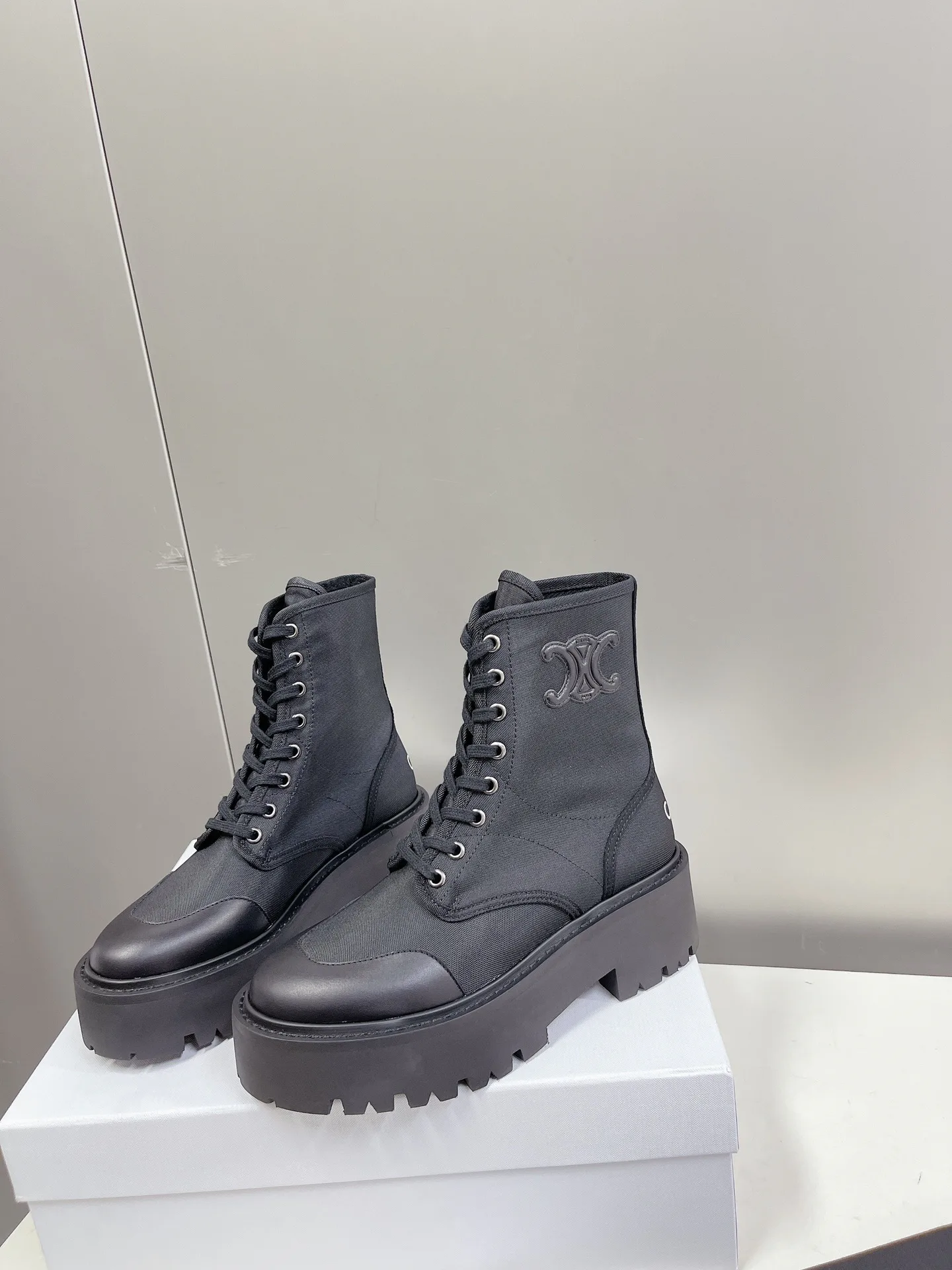 Women's Ankle Boots CELINE 18005924