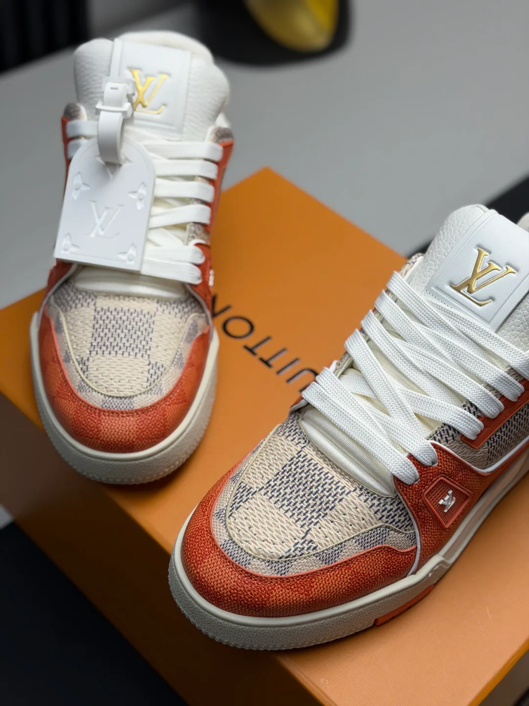 Women's Sneakers LOUIS VUITTON 17865133