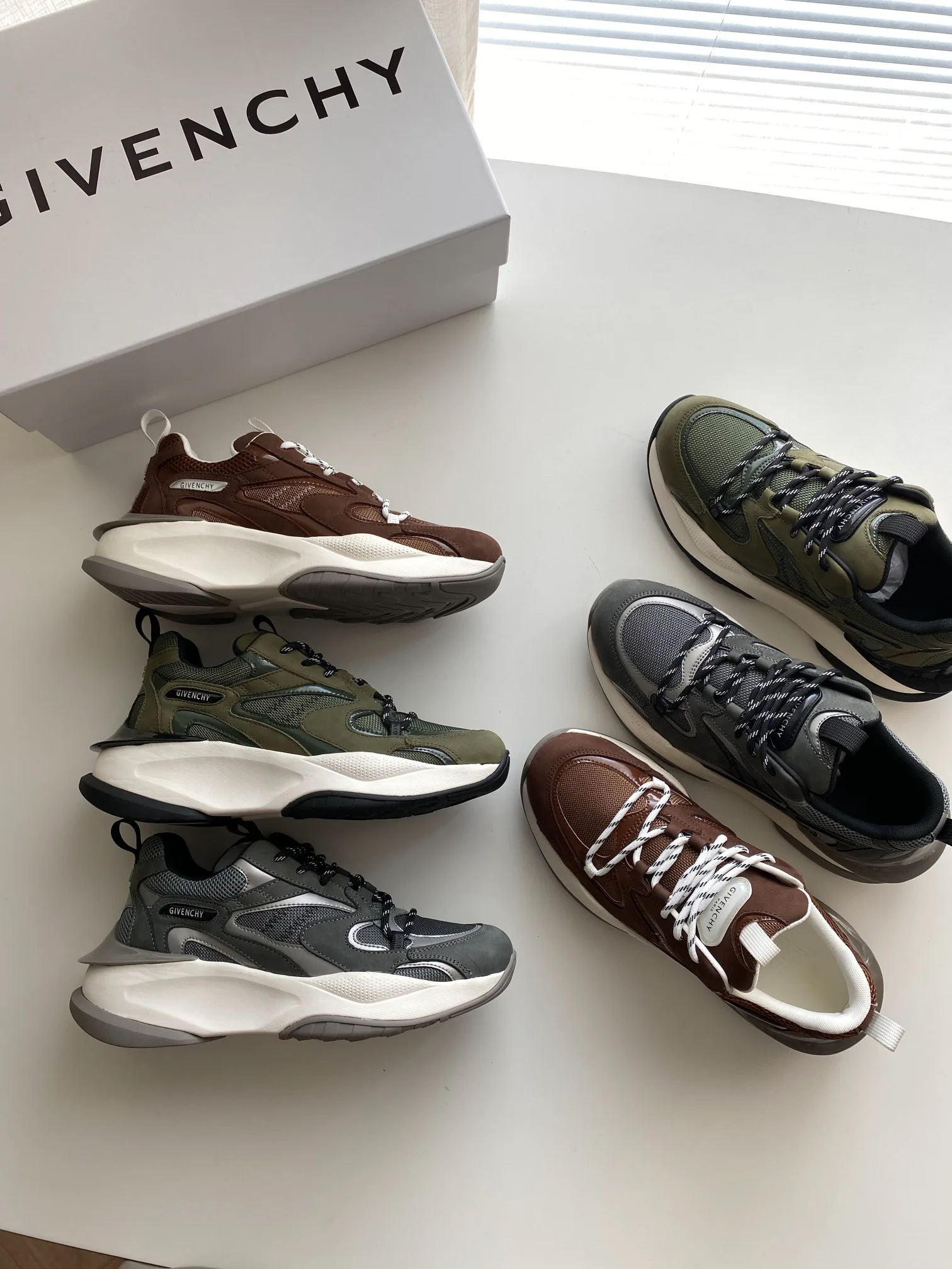 Men's Sneakers GIVENCHY 18417384