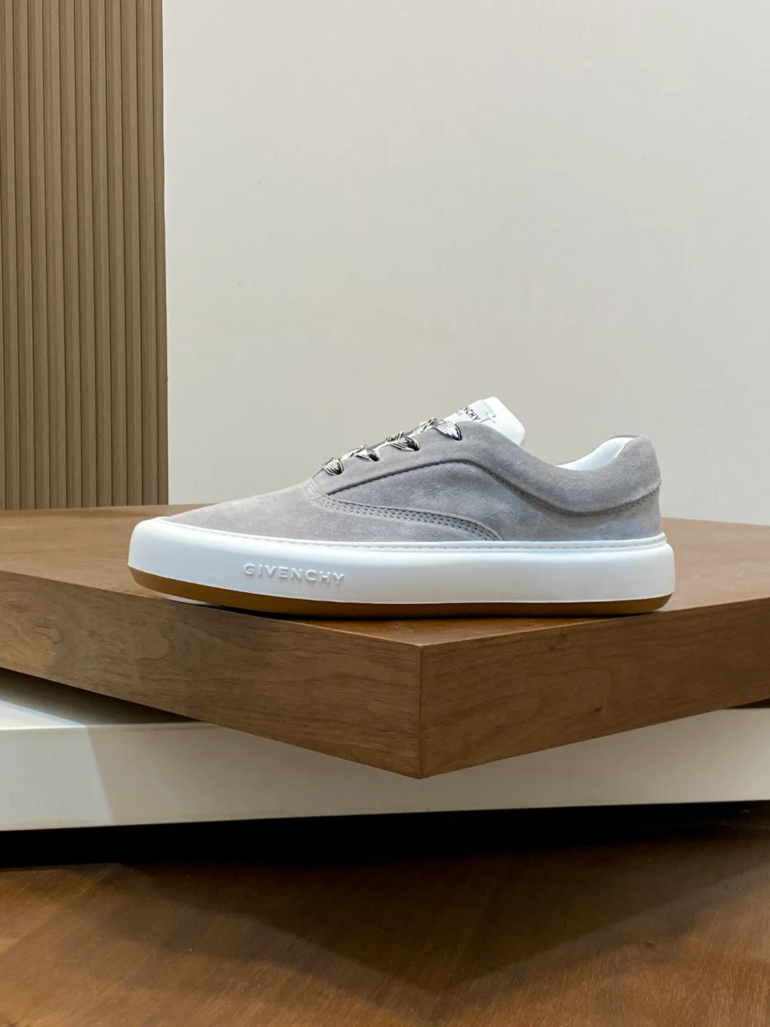 Men's Sneakers GIVENCHY 18449121