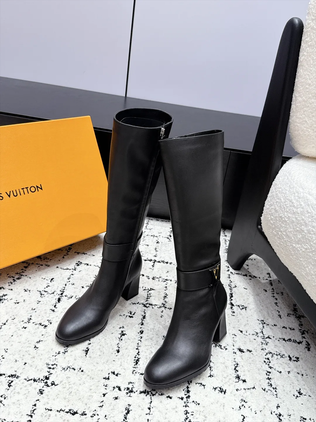 Women's Boots LOUIS VUITTON 18125192
