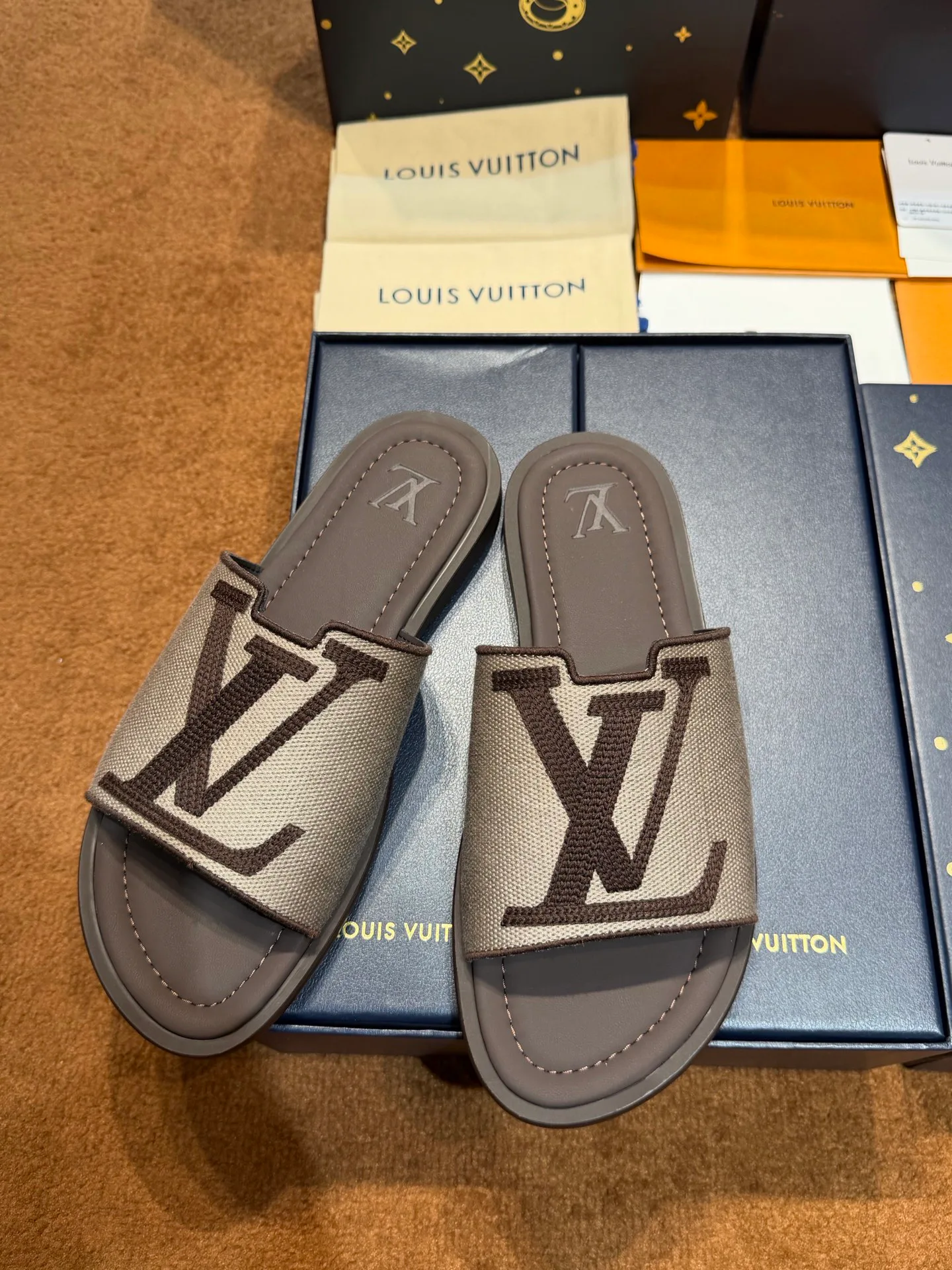 Men's Flip-Flops LOUIS VUITTON 17342956