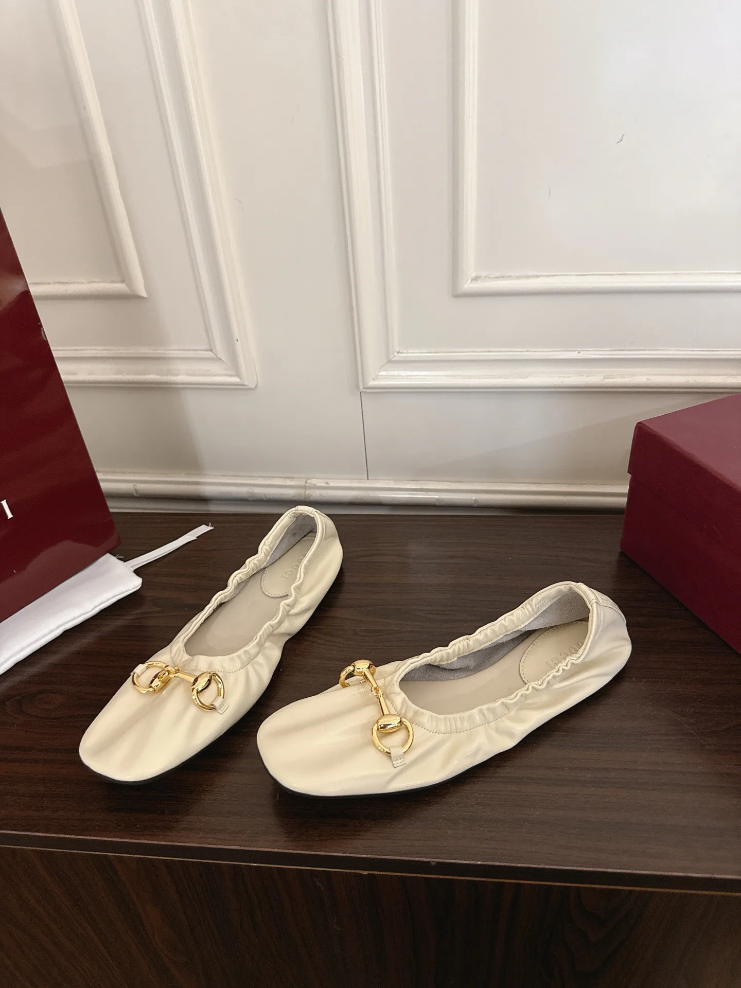 Women's Ballet Flats GUCCI 17801551