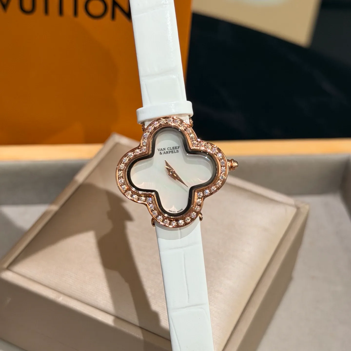 Women's Watches VAN CLEEF & ARPELS 18362058