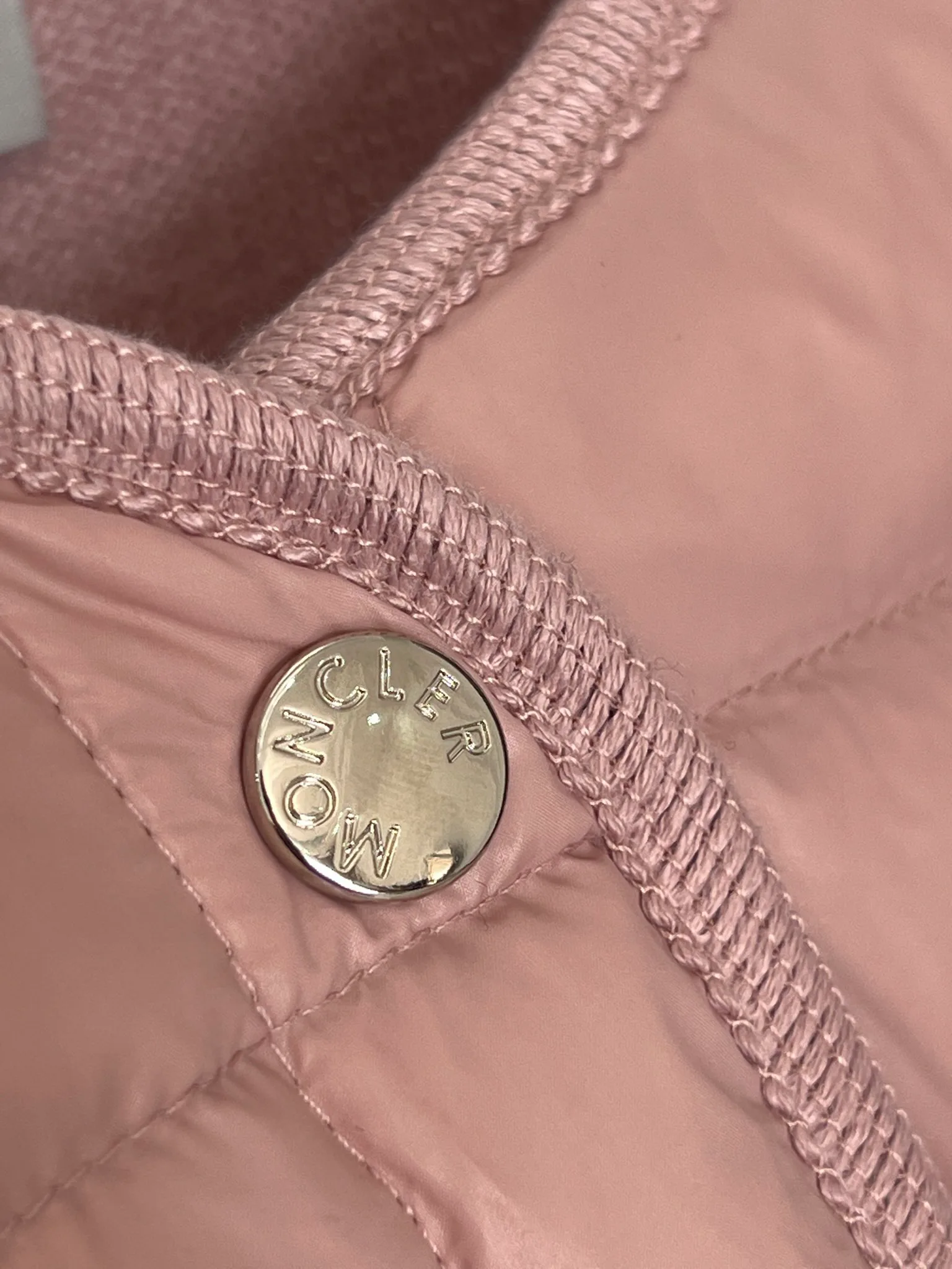 Women's Jackets And Down Jackets MONCLER 18416146