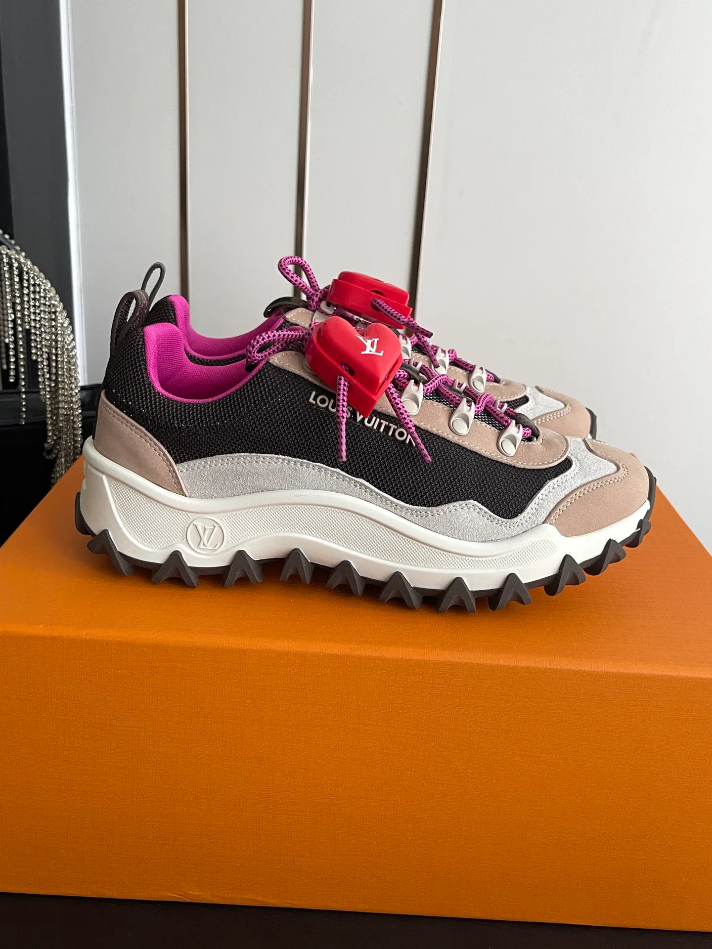 Women's Sneakers LOUIS VUITTON 17554379