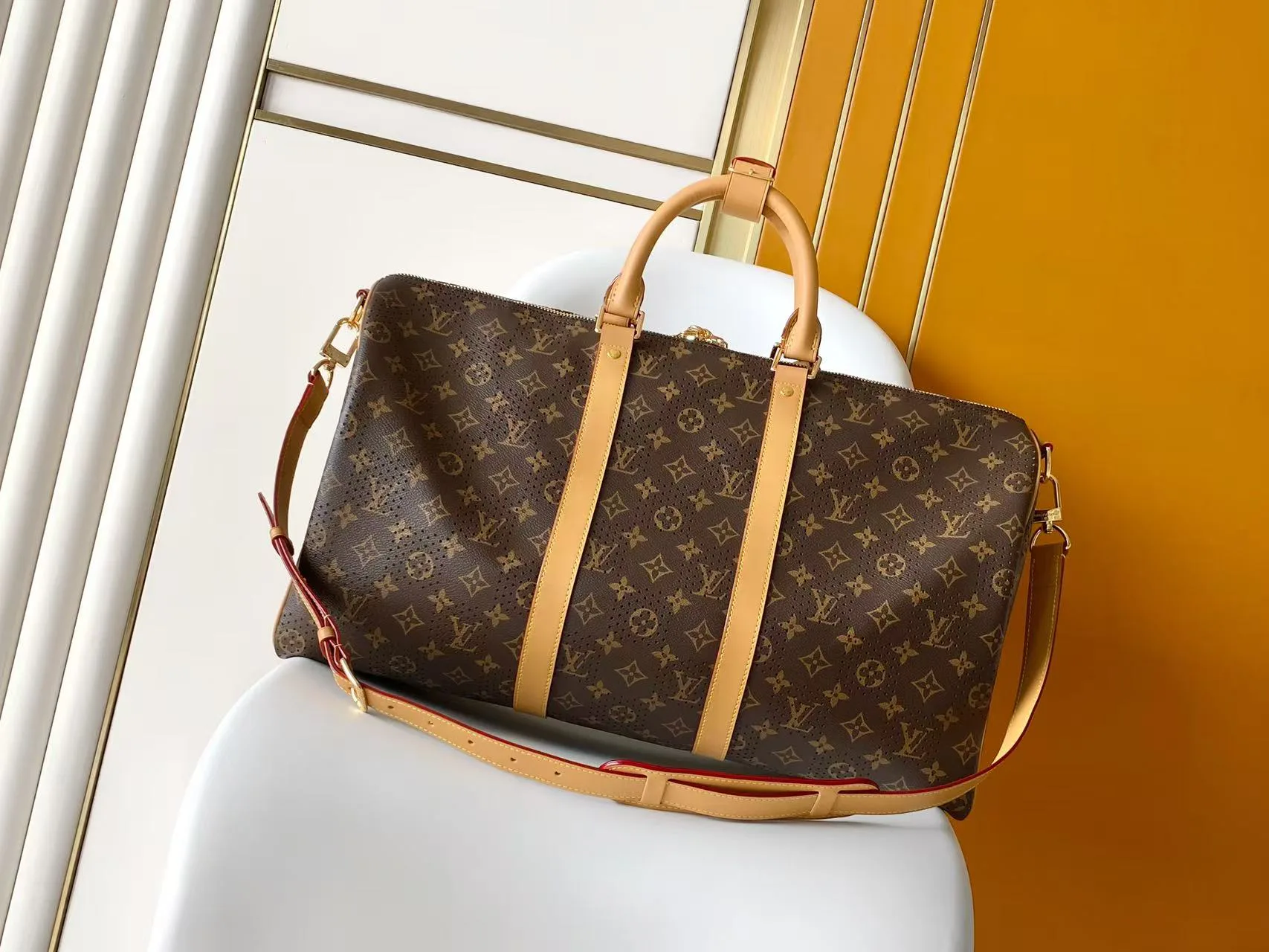 Women's Travel Bags LOUIS VUITTON 17949174