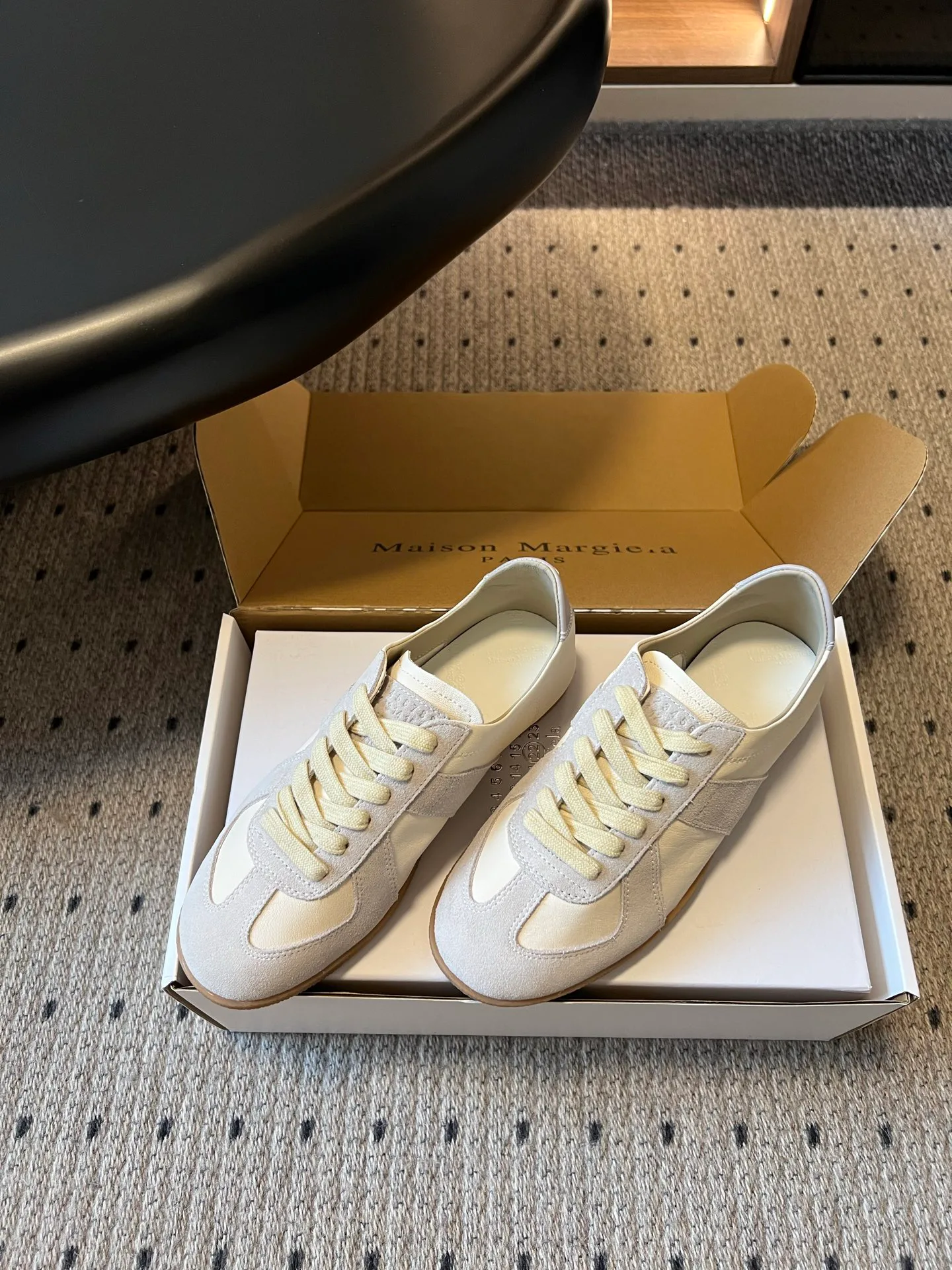 Women's Sneakers MAISON MARGIELA 17686625