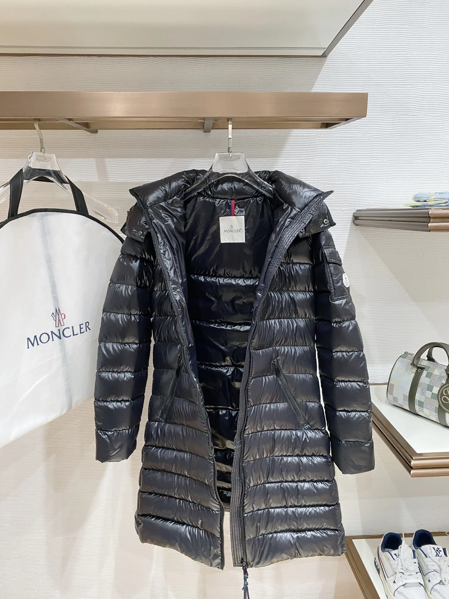 Women's Jackets And Down Jackets MONCLER 17896861