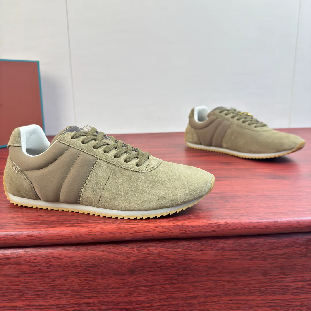 Women's Sneakers LORO PIANA 17636488