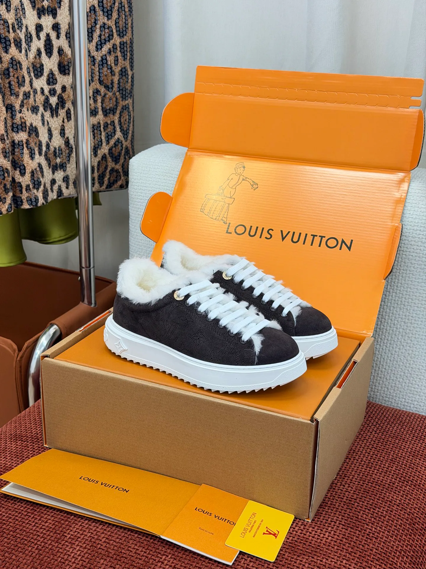 Women's Sneakers LOUIS VUITTON 19585454