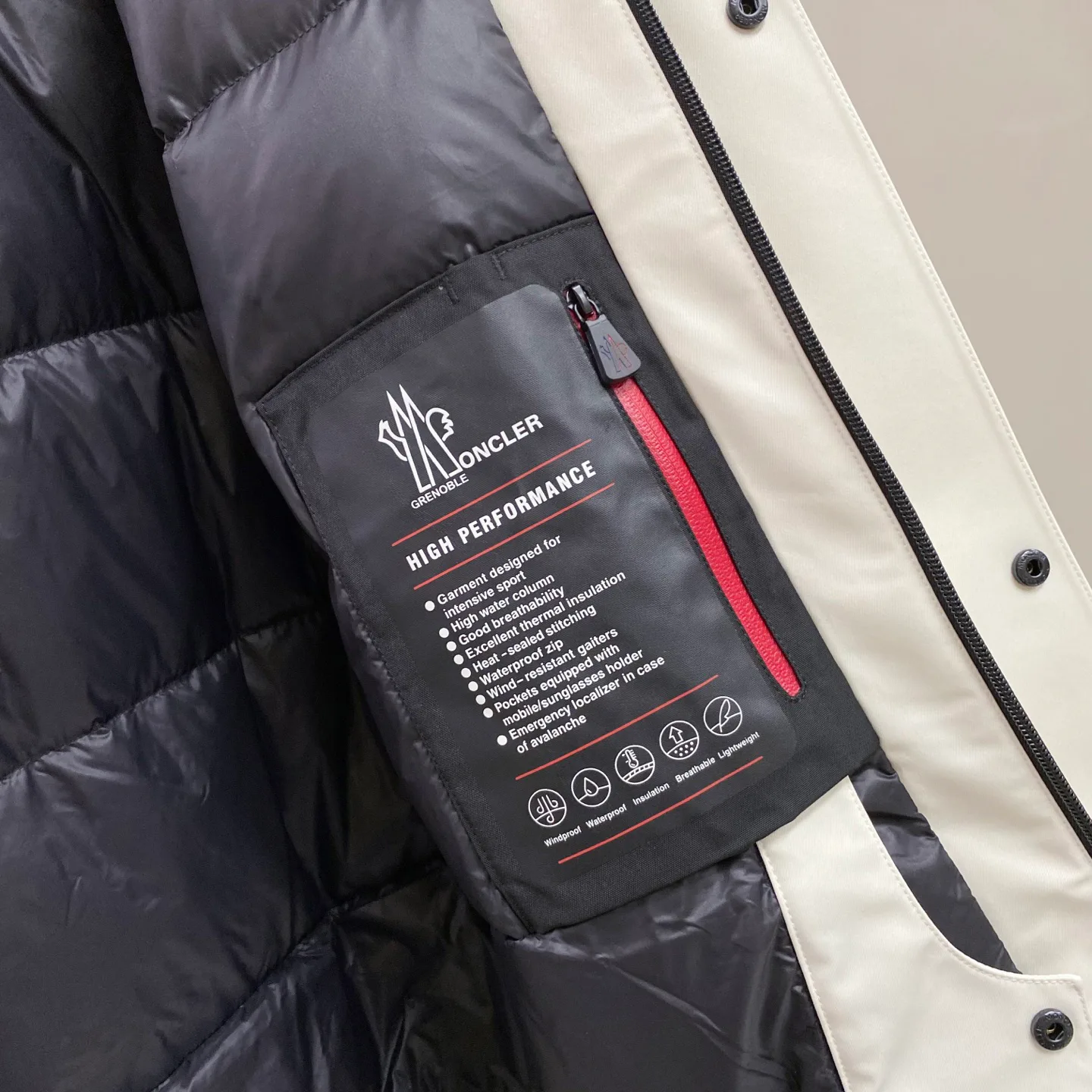 Women's Jackets And Down Jackets MONCLER 18236882