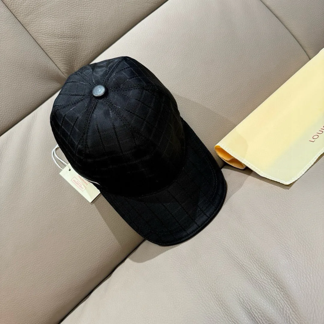 Hats LOUIS VUITTON 17515272