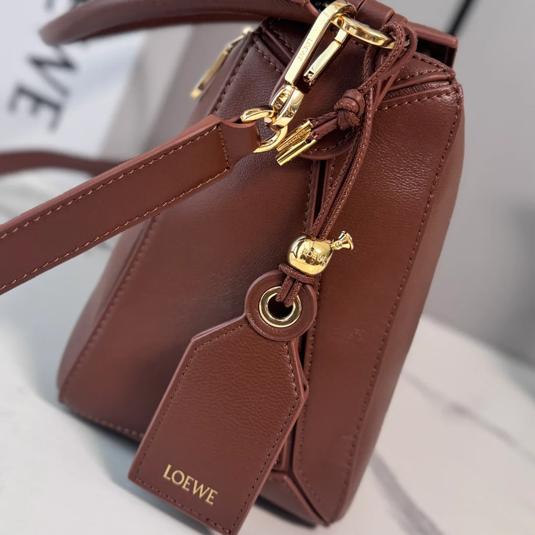 Women's Classic Handbags LOEWE 18278202