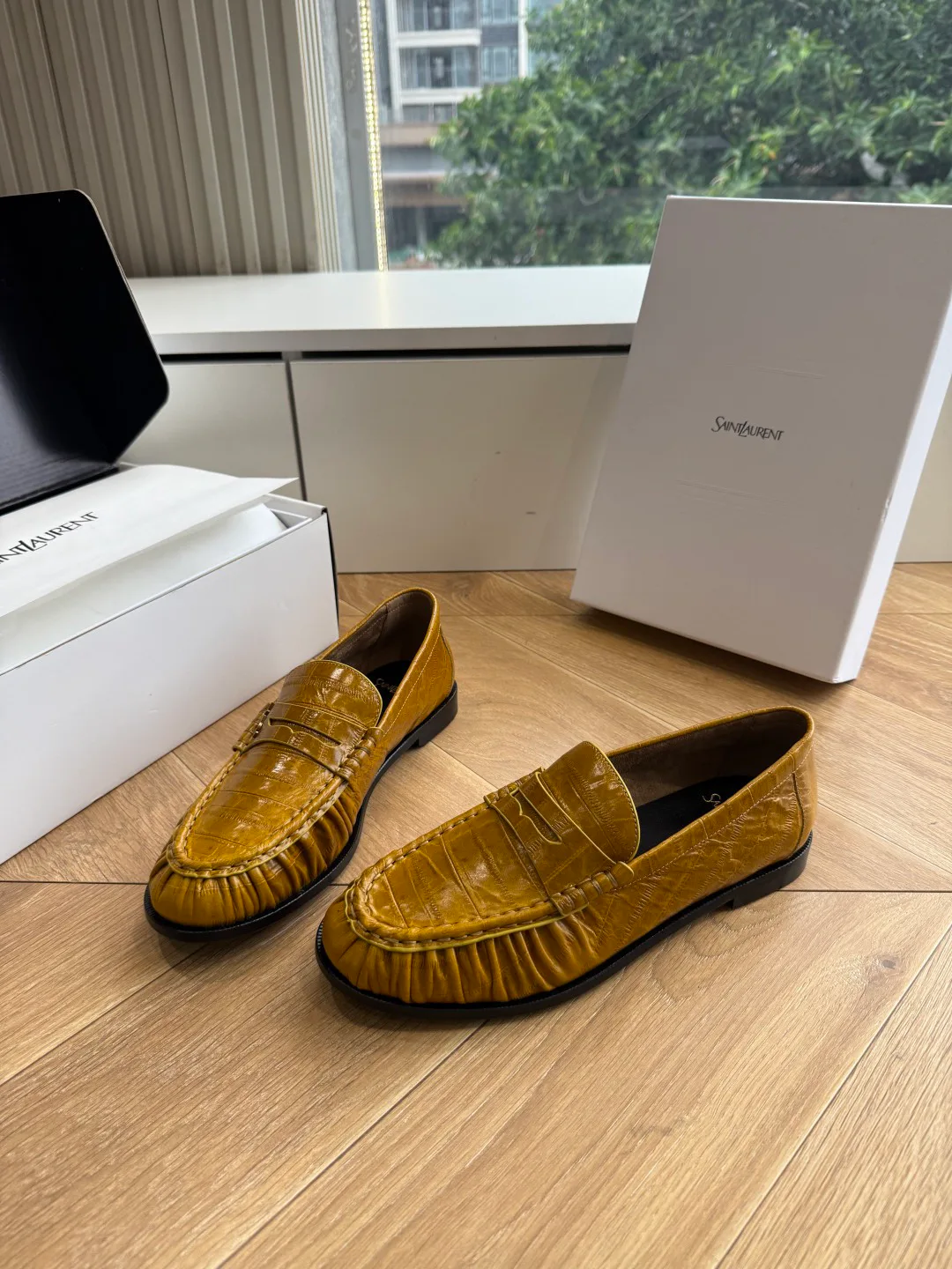 Women's Loafers And Moccasins SAINT LAURENT 17781557