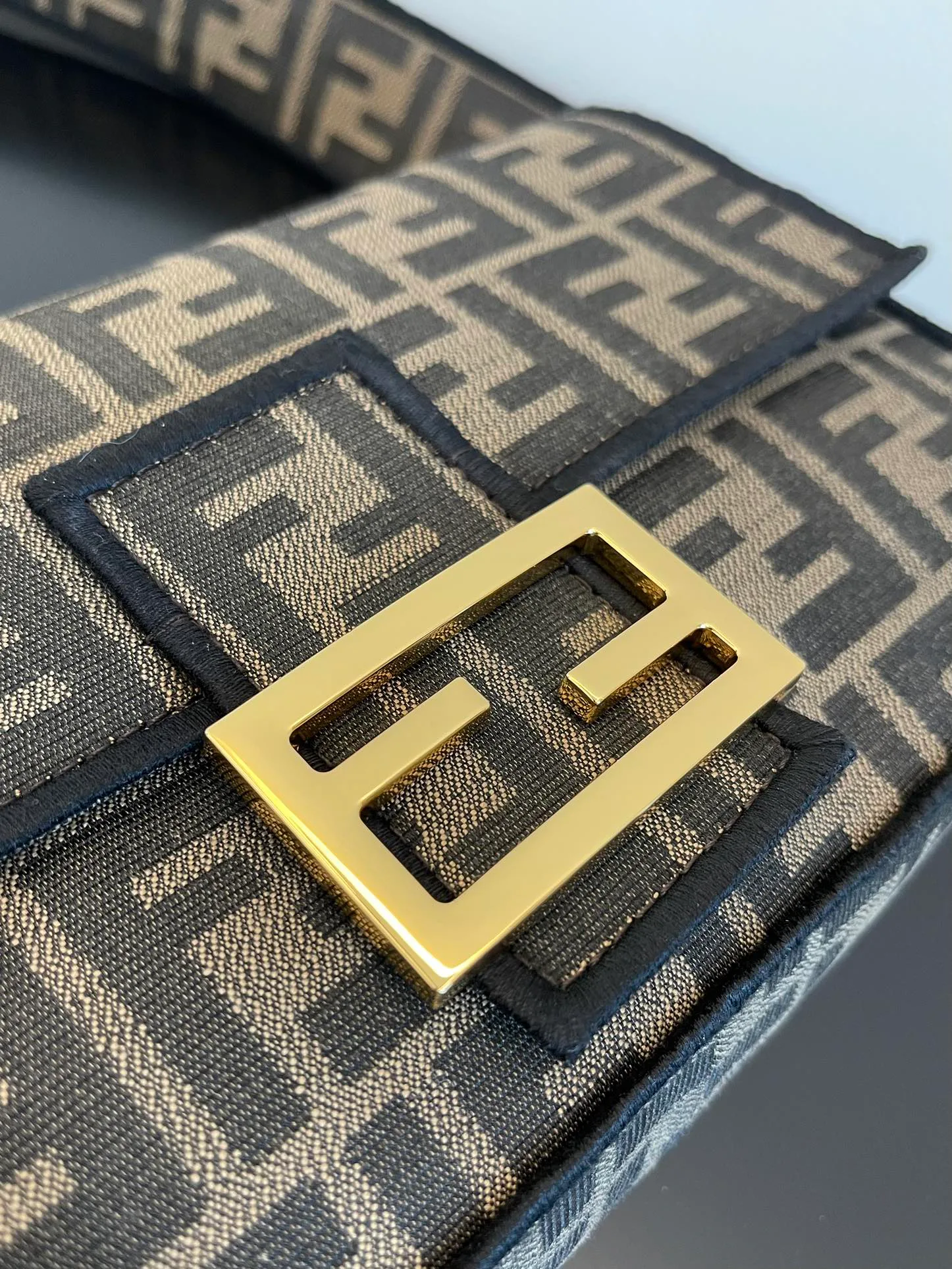 Women's Classic Handbags FENDI 17880627