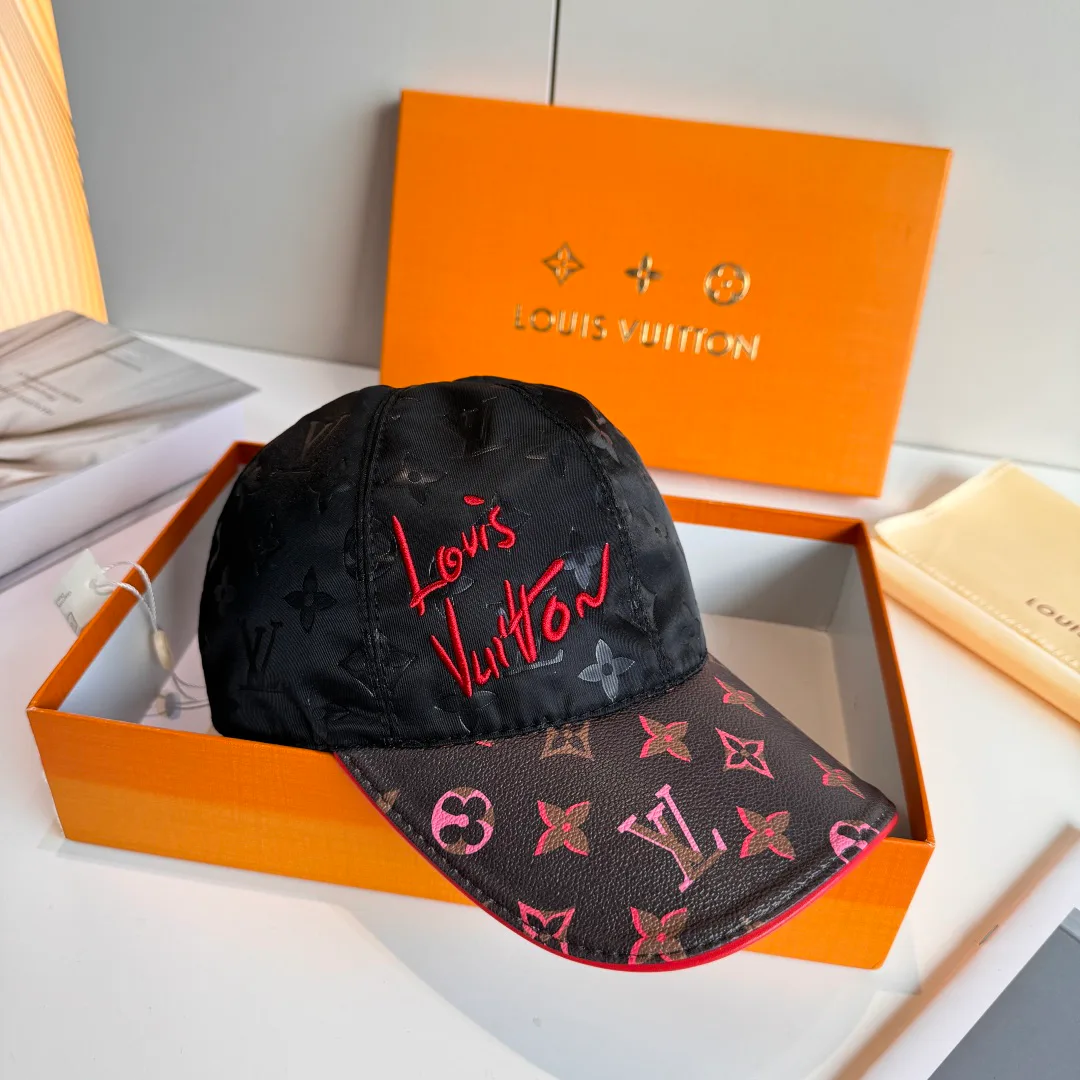 Hats LOUIS VUITTON 18105210