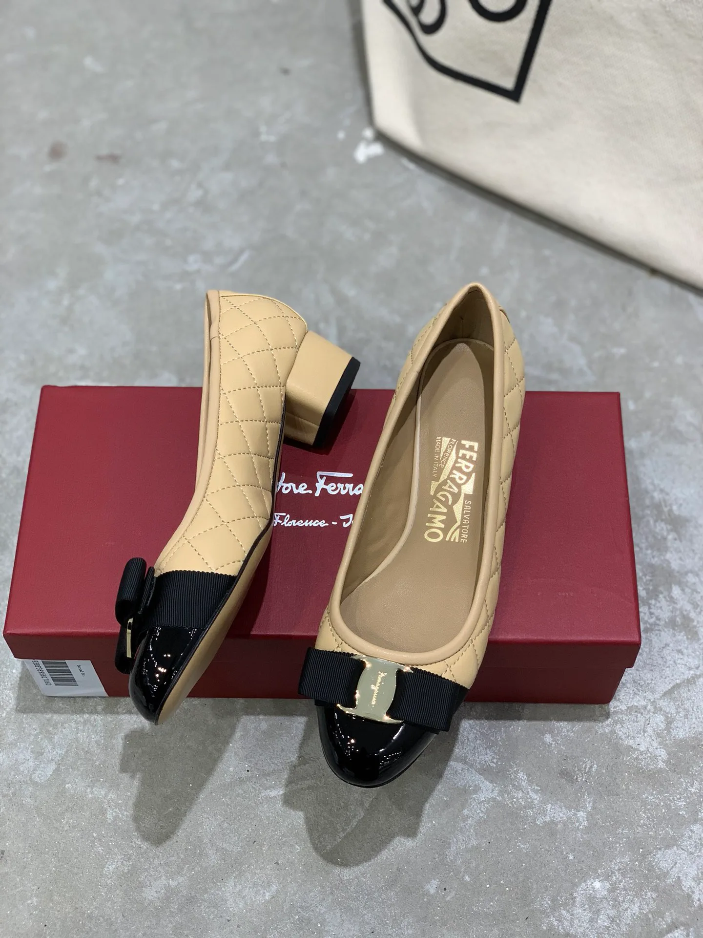 Women's Ballet Flats SALVATORE FERRAGAMO 17642549