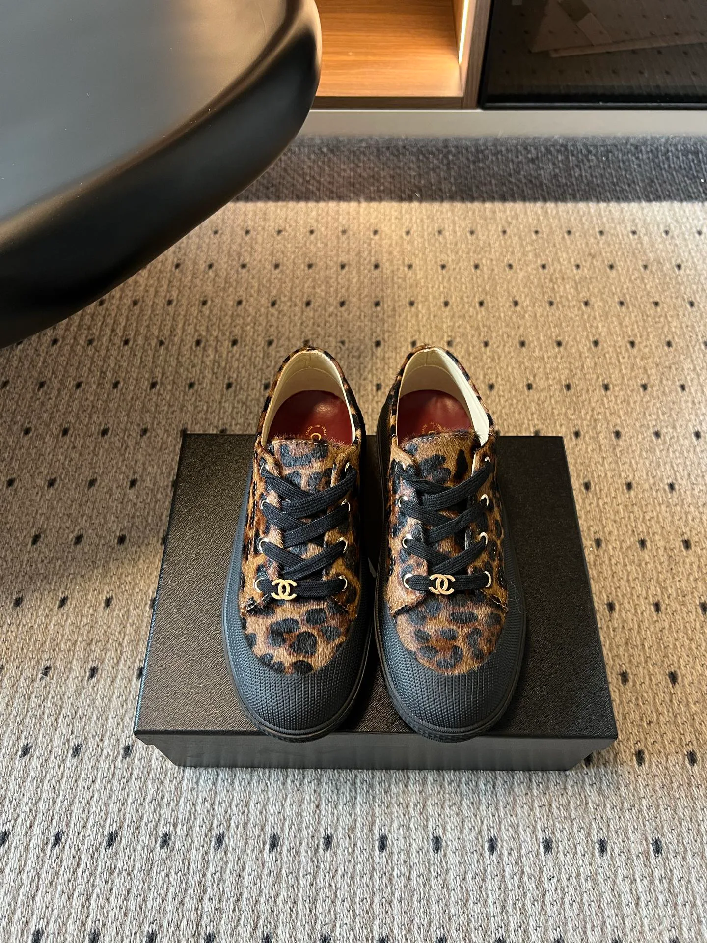 Women's Sneakers CHANEL 18137087