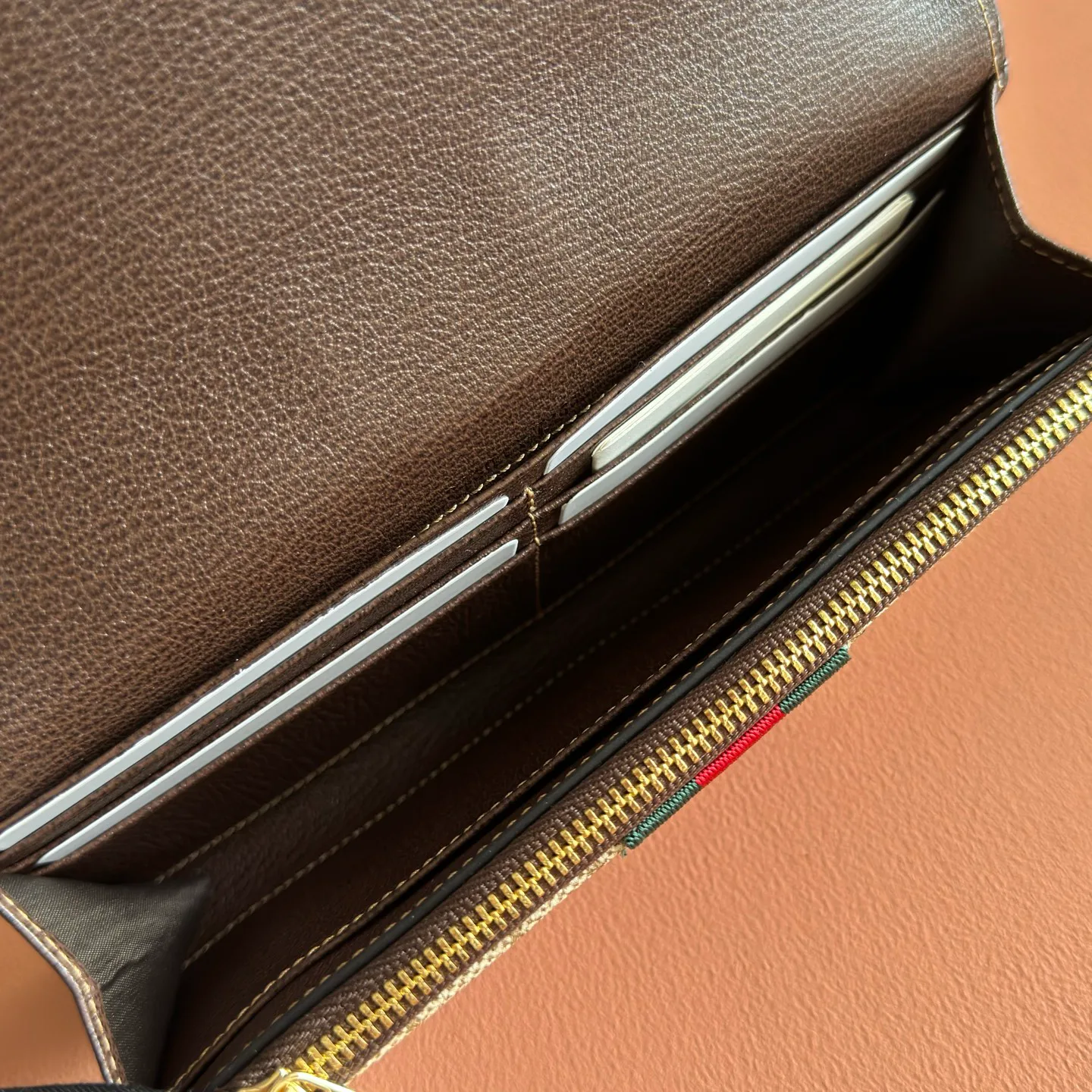 Women's Clutches GUCCI 17947889