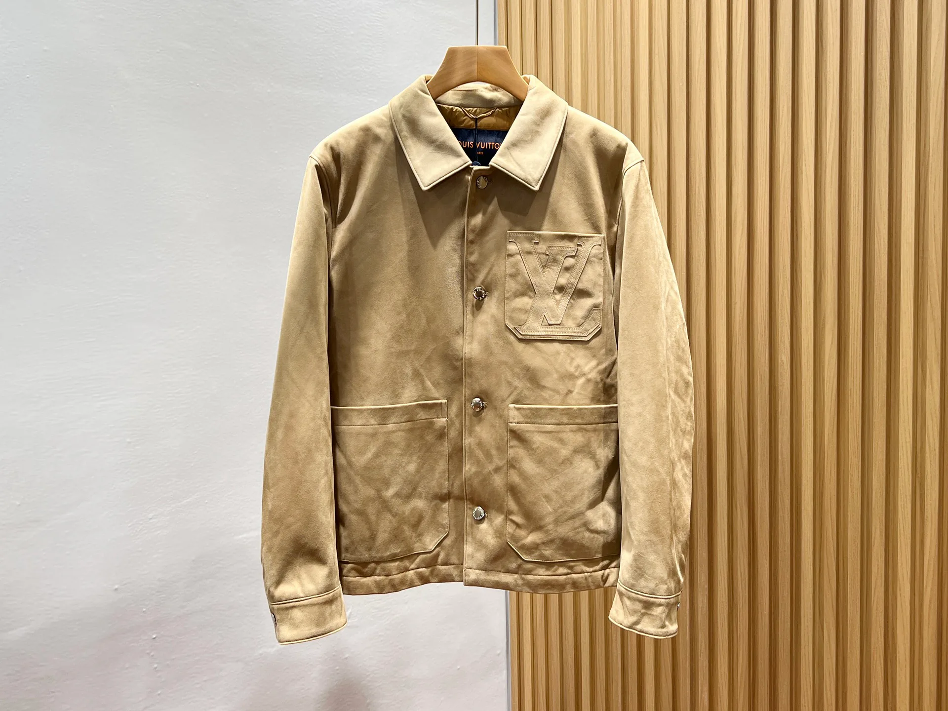 Men's Jackets And Down Jackets LOUIS VUITTON 18084603