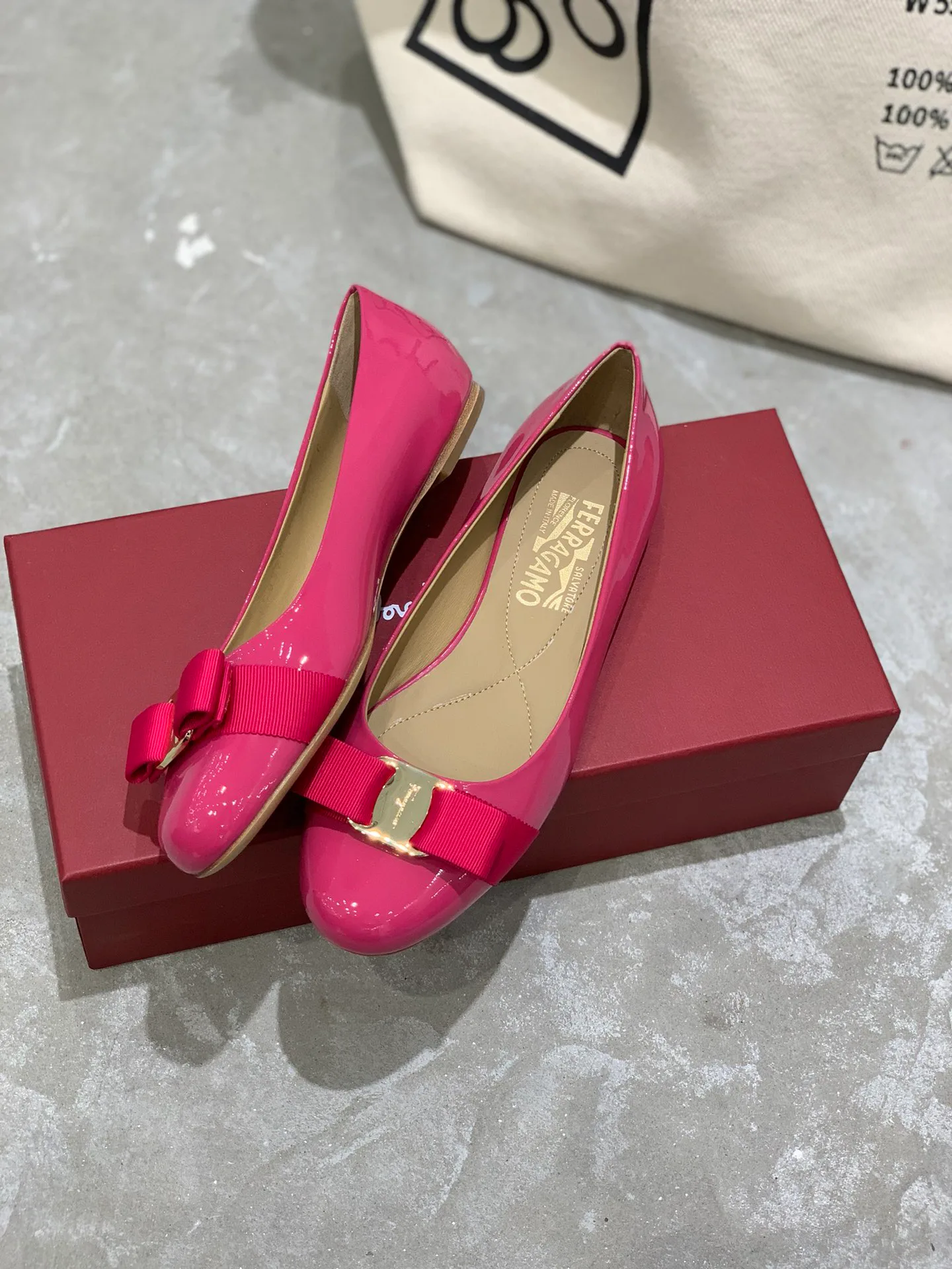 Women's Ballet Flats SALVATORE FERRAGAMO 18340646