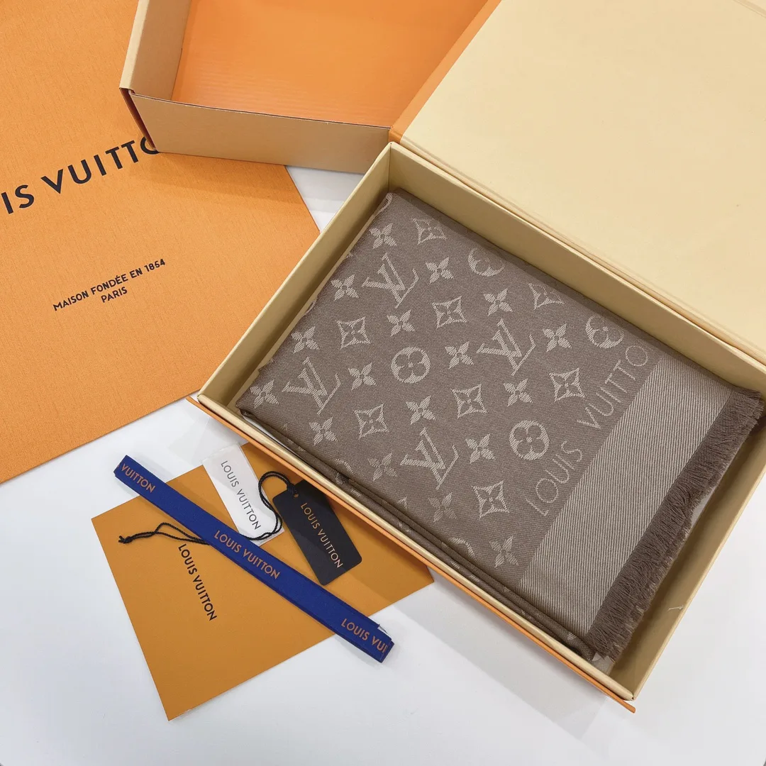 Scarves LOUIS VUITTON 18267587