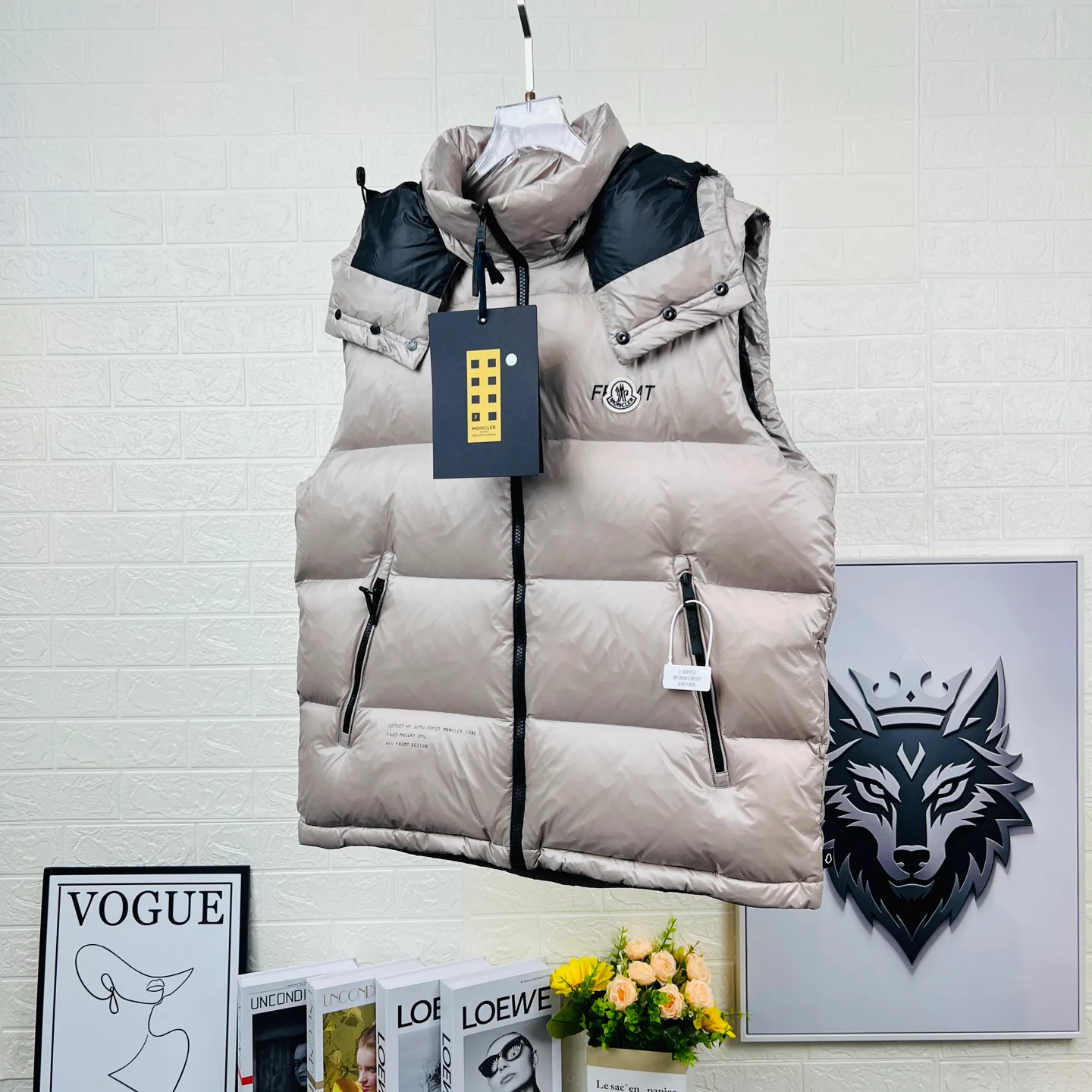 Women's Jackets And Down Jackets MONCLER 18016495