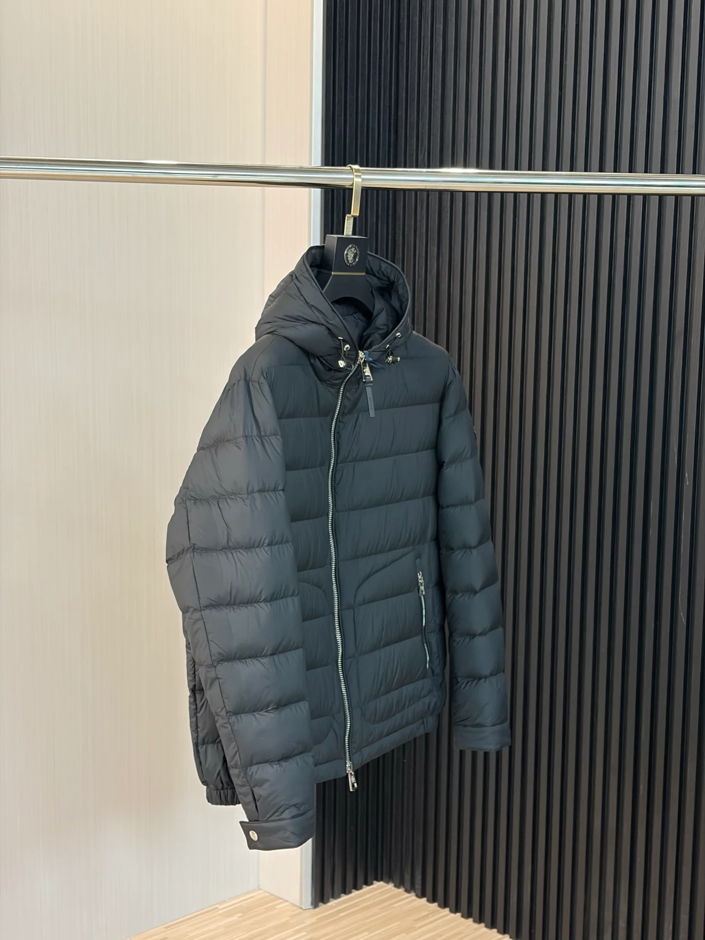 Women's Jackets And Down Jackets MONCLER 18188488