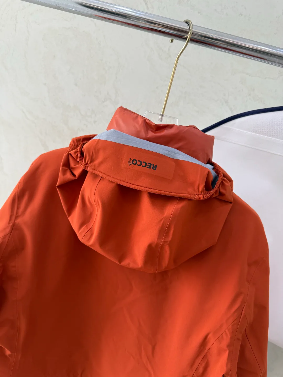 Women's Jackets And Down Jackets MONCLER 18043545