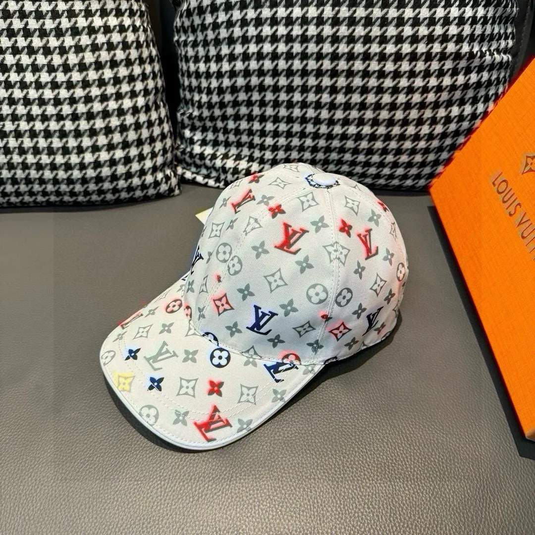 Hats LOUIS VUITTON 18347074