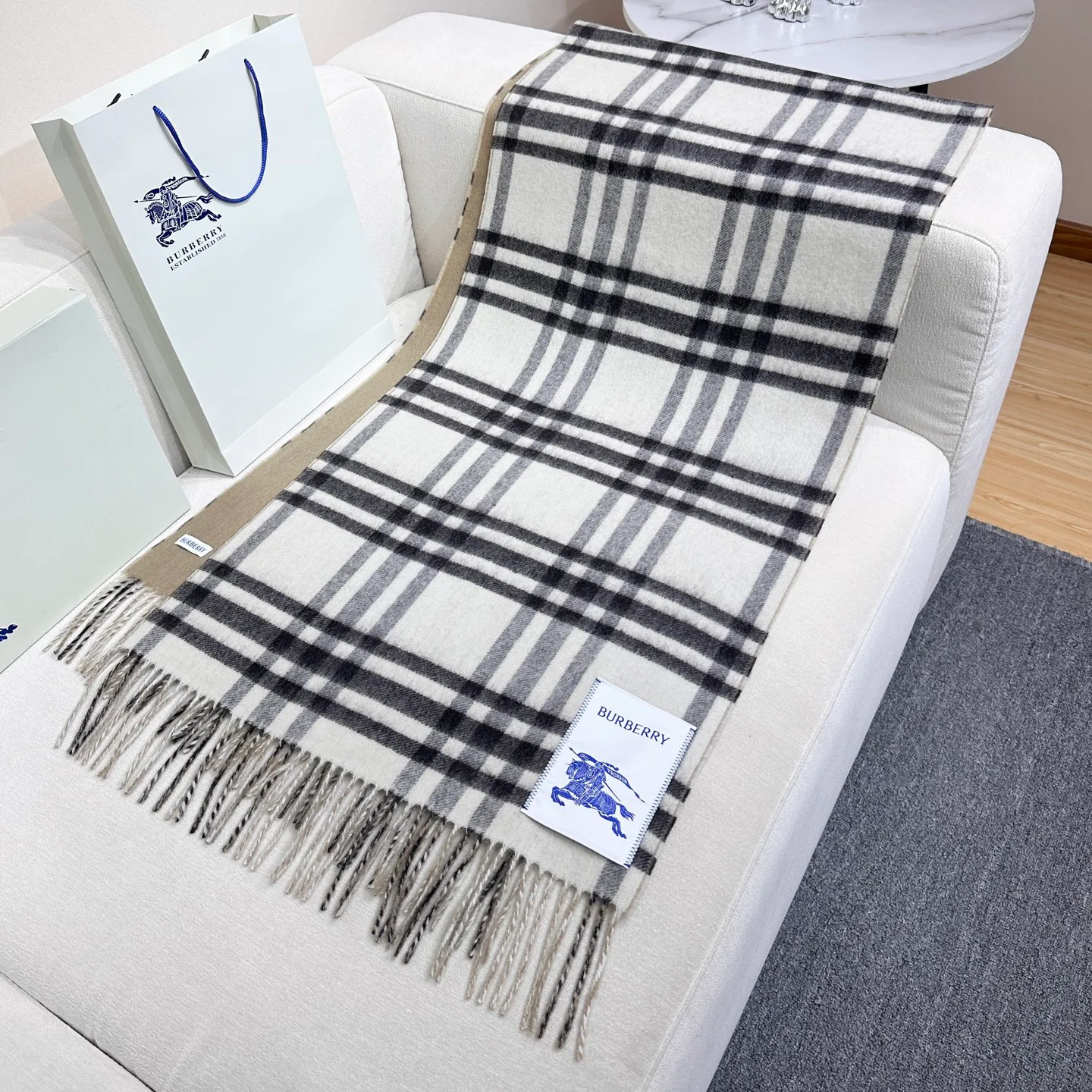 Scarves BURBERRY 18501116