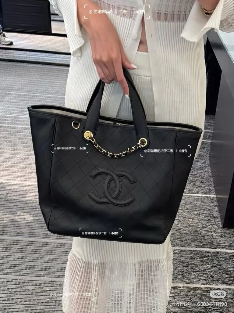 Women's Classic Handbags CHANEL 17823662