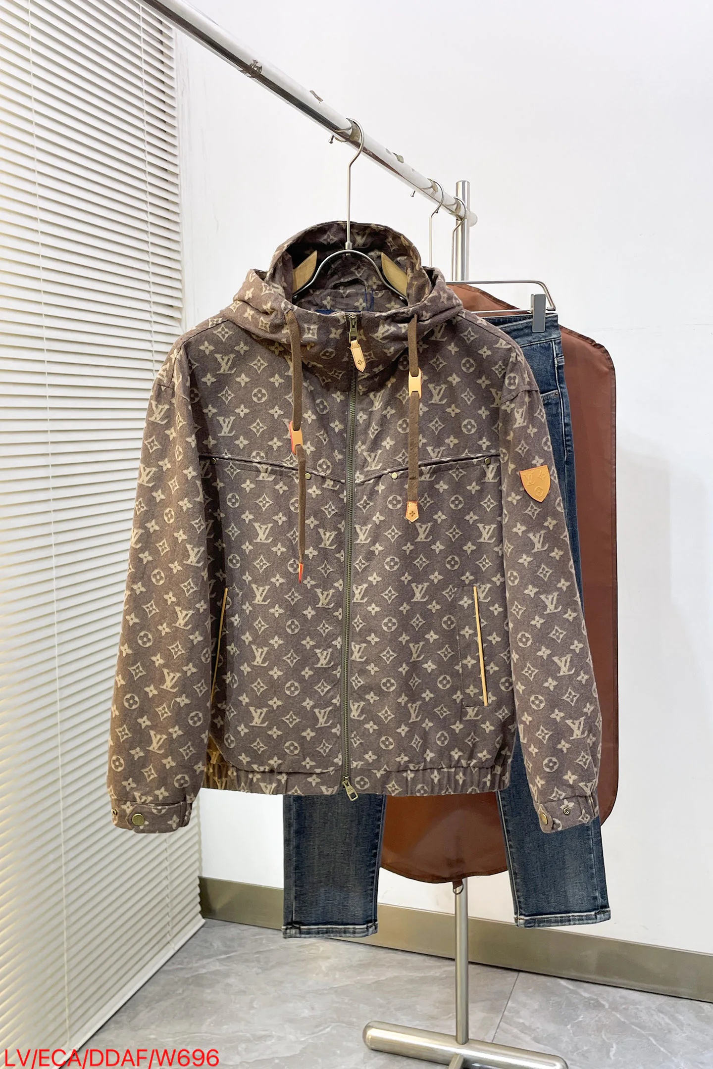Men's Jackets And Down Jackets LOUIS VUITTON 18068539