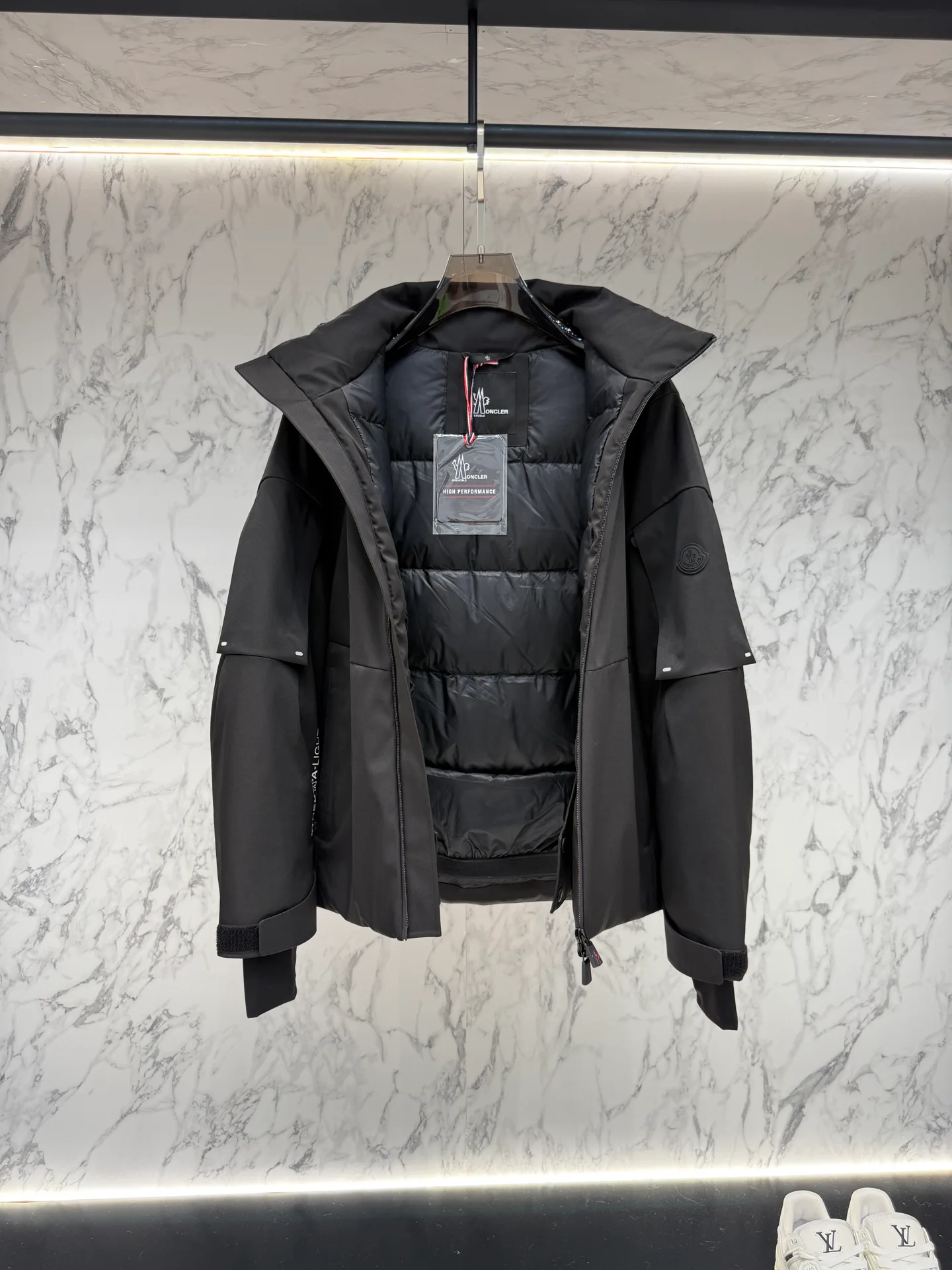 Men's Jackets And Down Jackets MONCLER 18046155