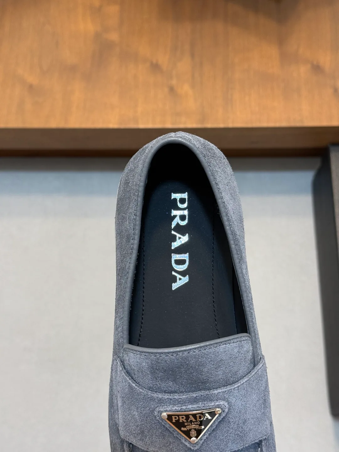 Men's Loafers And Dress Shoes PRADA 18100290