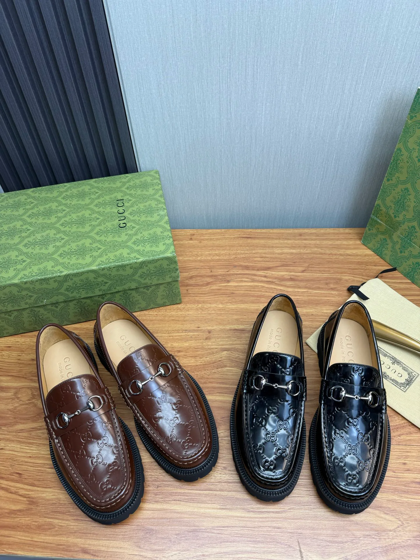 Men's Loafers And Dress Shoes GUCCI 17851632