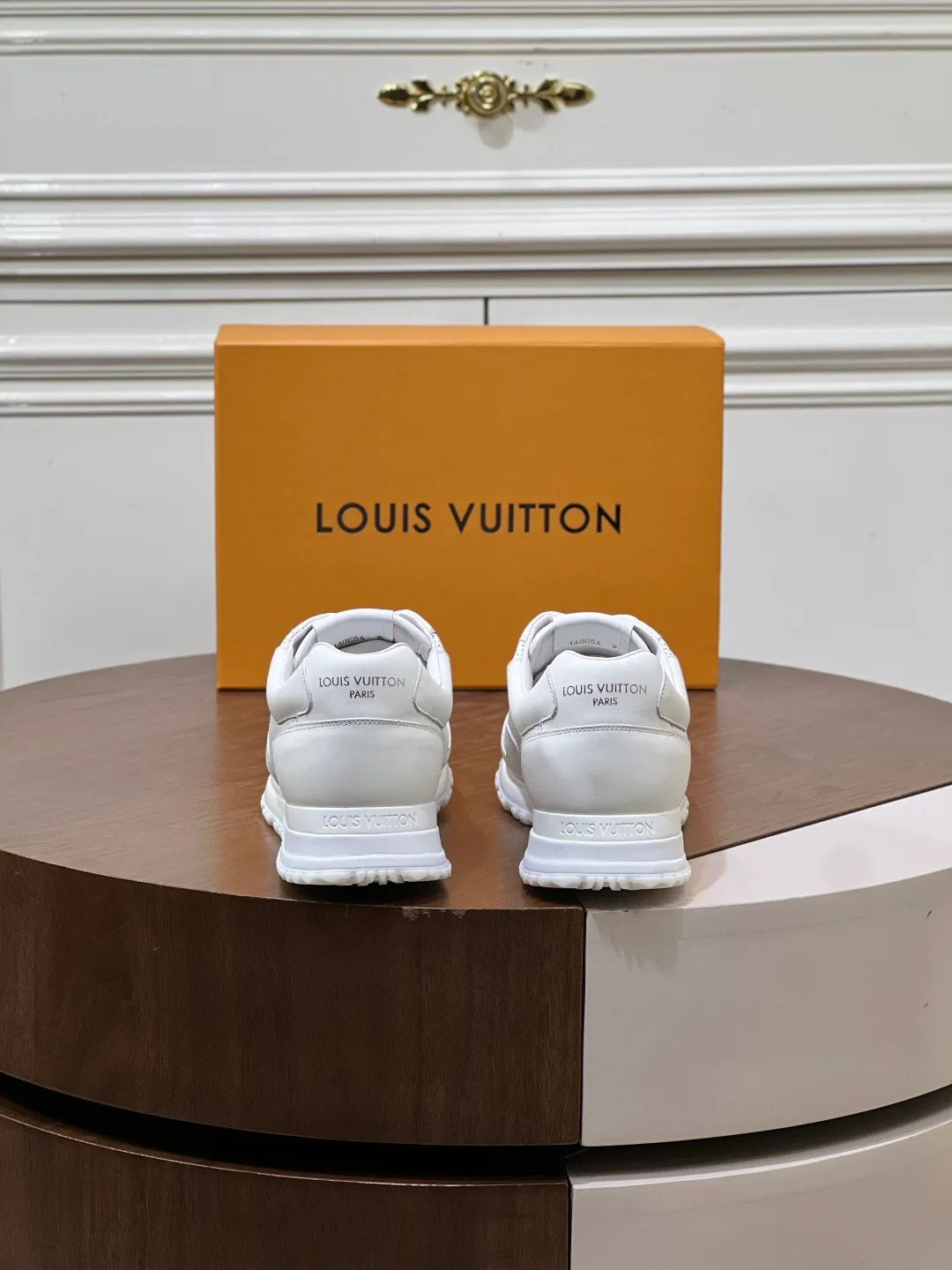 Men's Sneakers LOUIS VUITTON 18039350